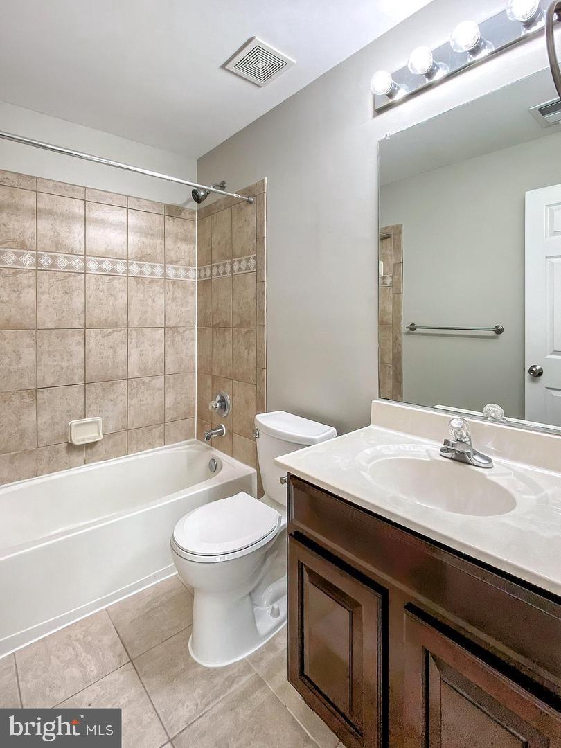 TOWNES AT CAMERON PARKE - Residential Lease