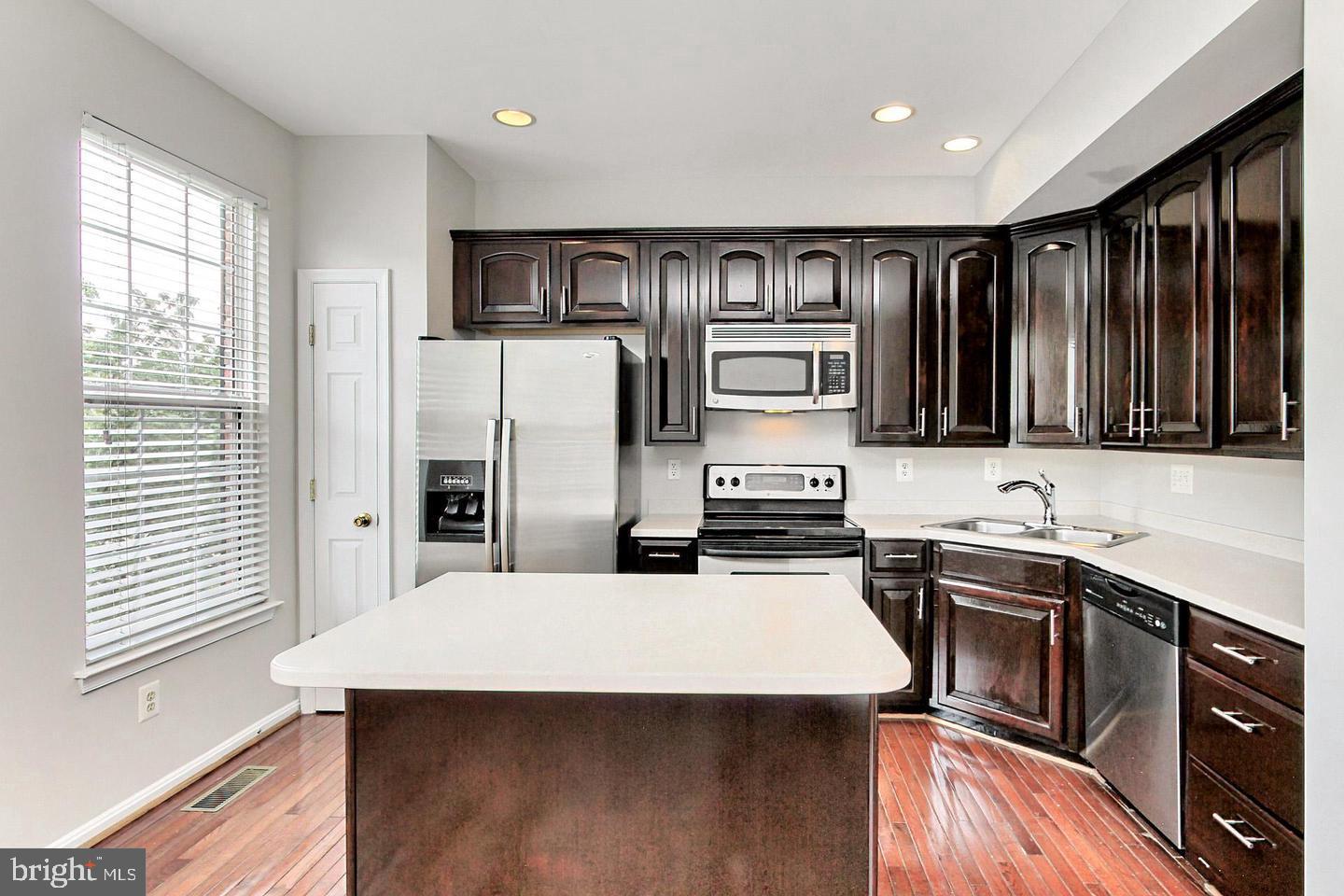 TOWNES AT CAMERON PARKE - Residential Lease