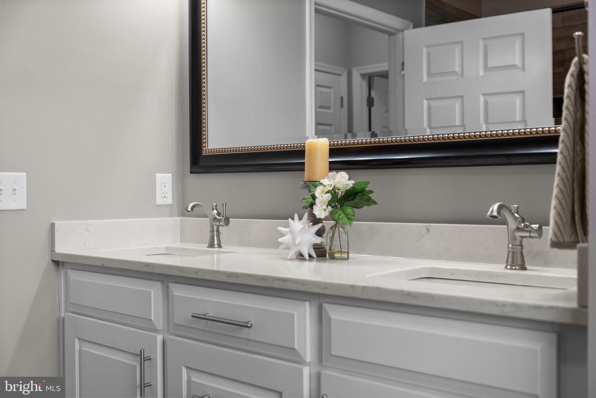 THE COLONNADE AT KENTLANDS - Residential