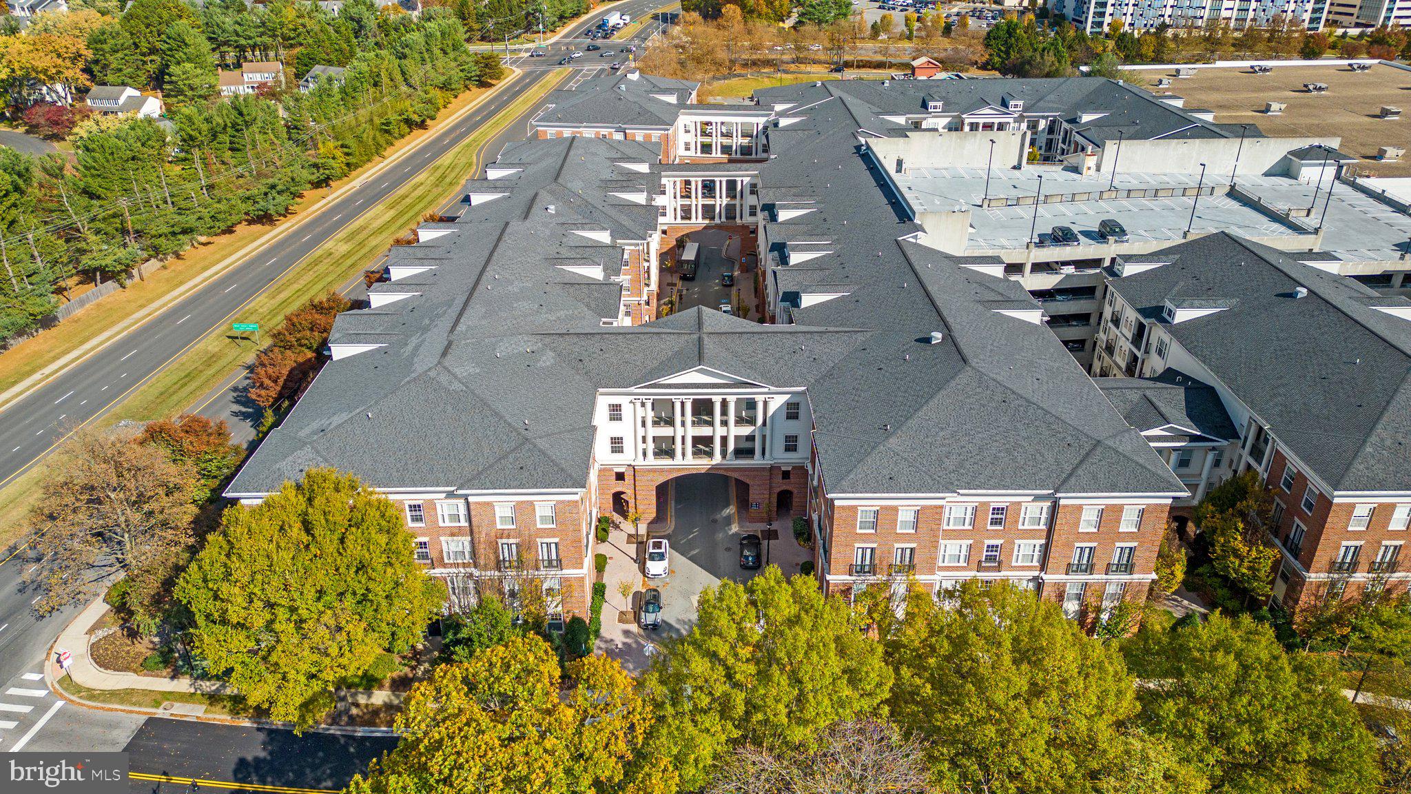 THE COLONNADE AT KENTLANDS - Residential