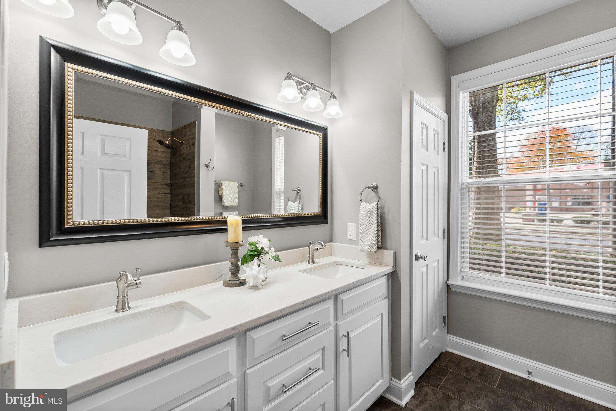 THE COLONNADE AT KENTLANDS - Residential