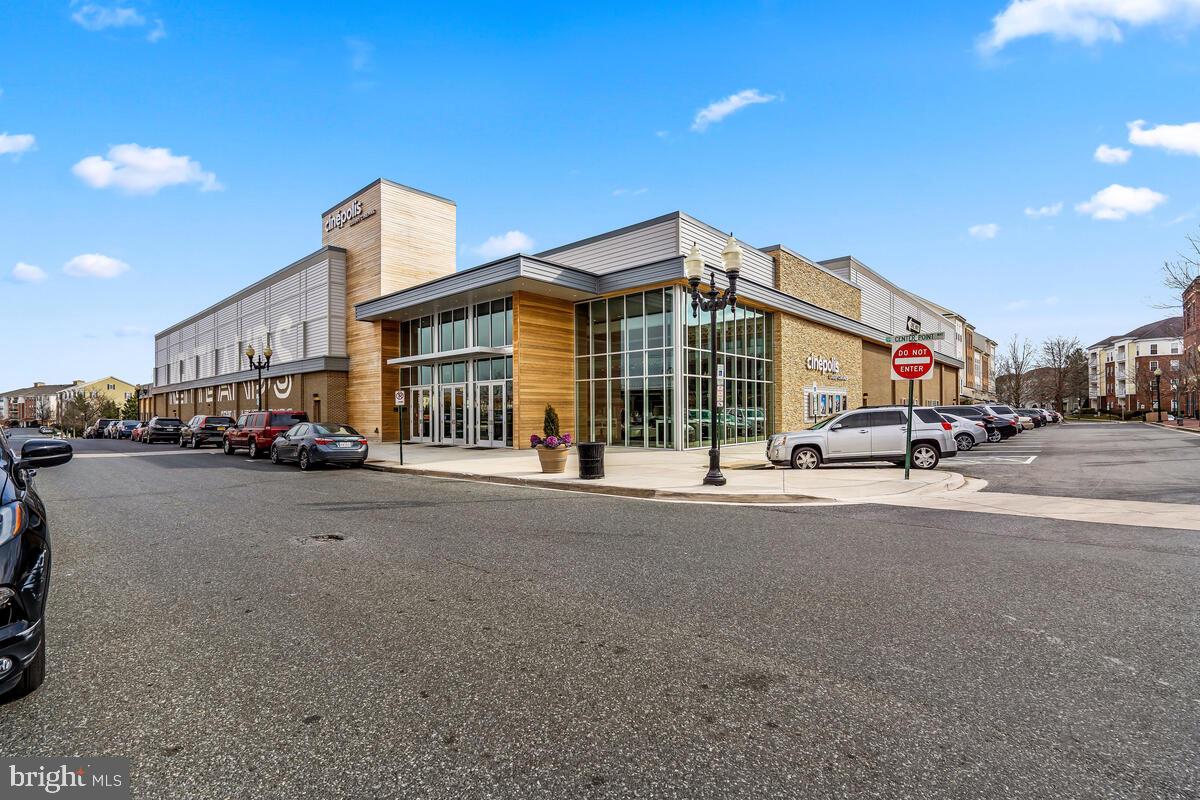 THE COLONNADE AT KENTLANDS - Residential