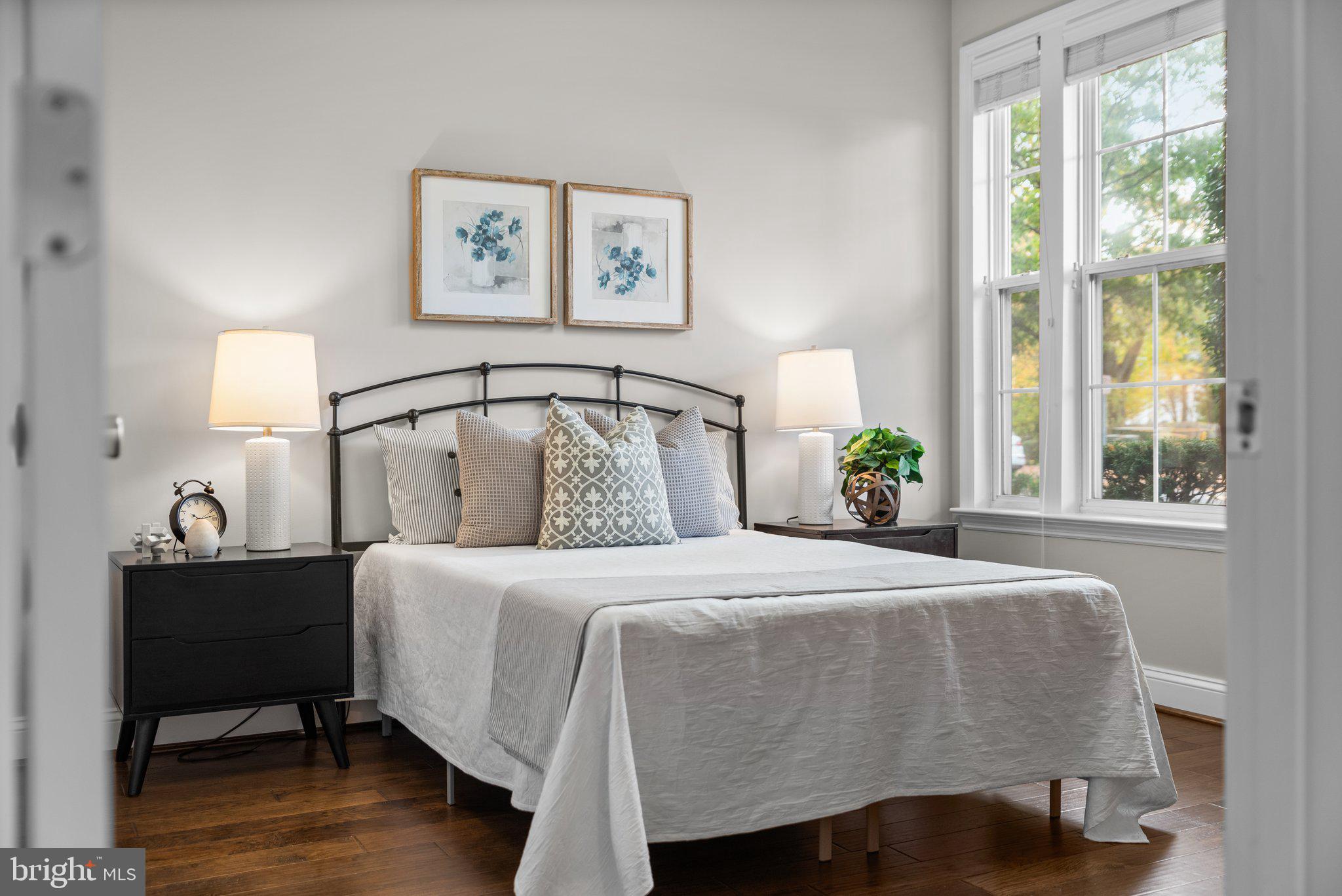 THE COLONNADE AT KENTLANDS - Residential