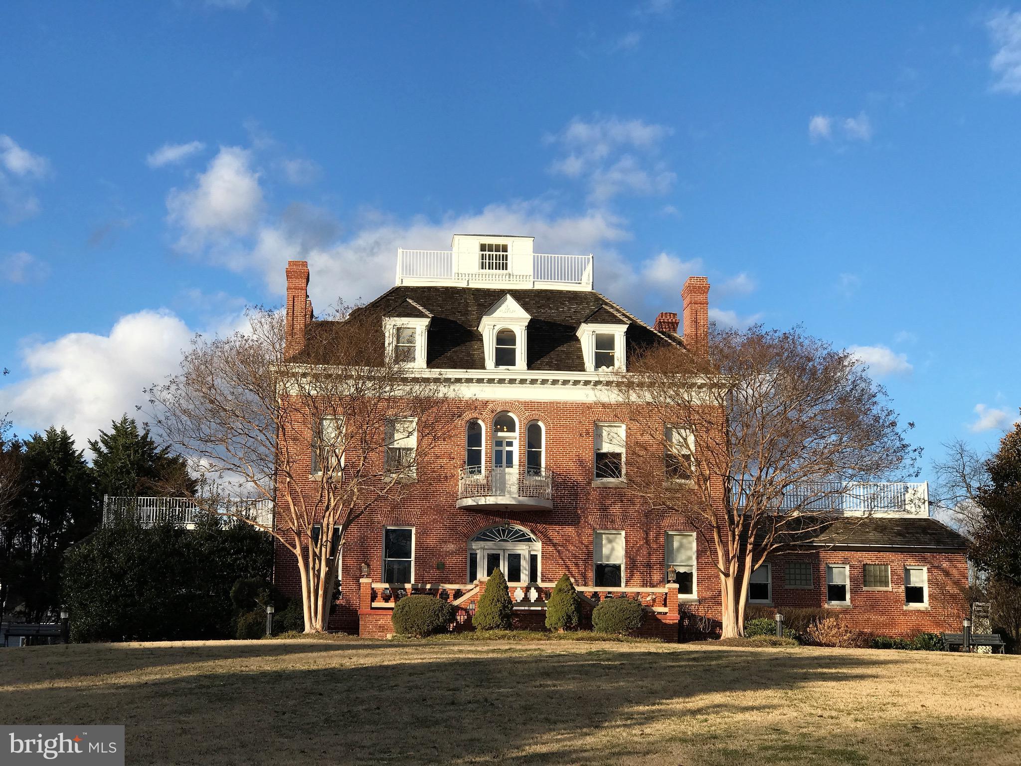 THE COLONNADE AT KENTLANDS - Residential