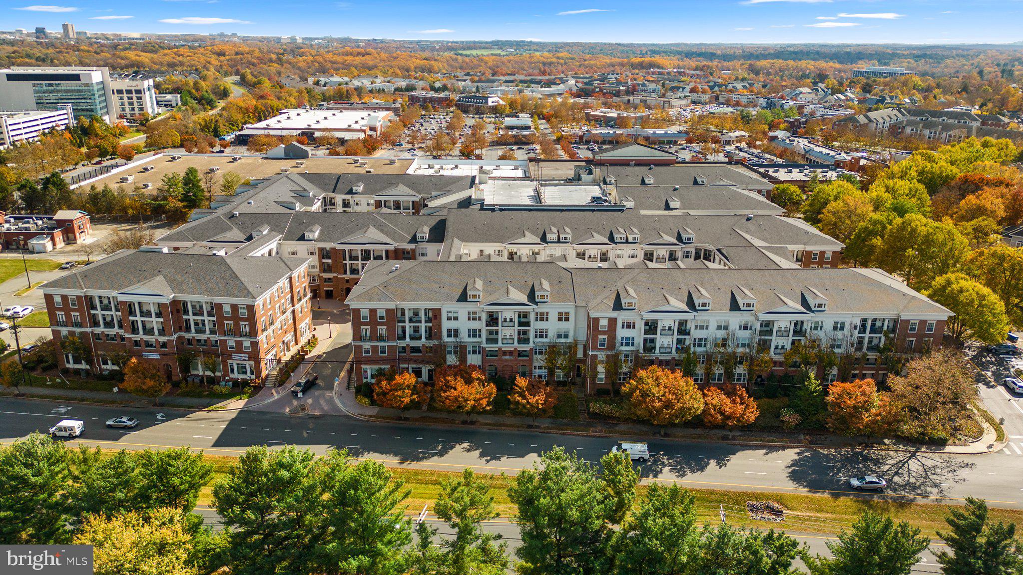 THE COLONNADE AT KENTLANDS - Residential
