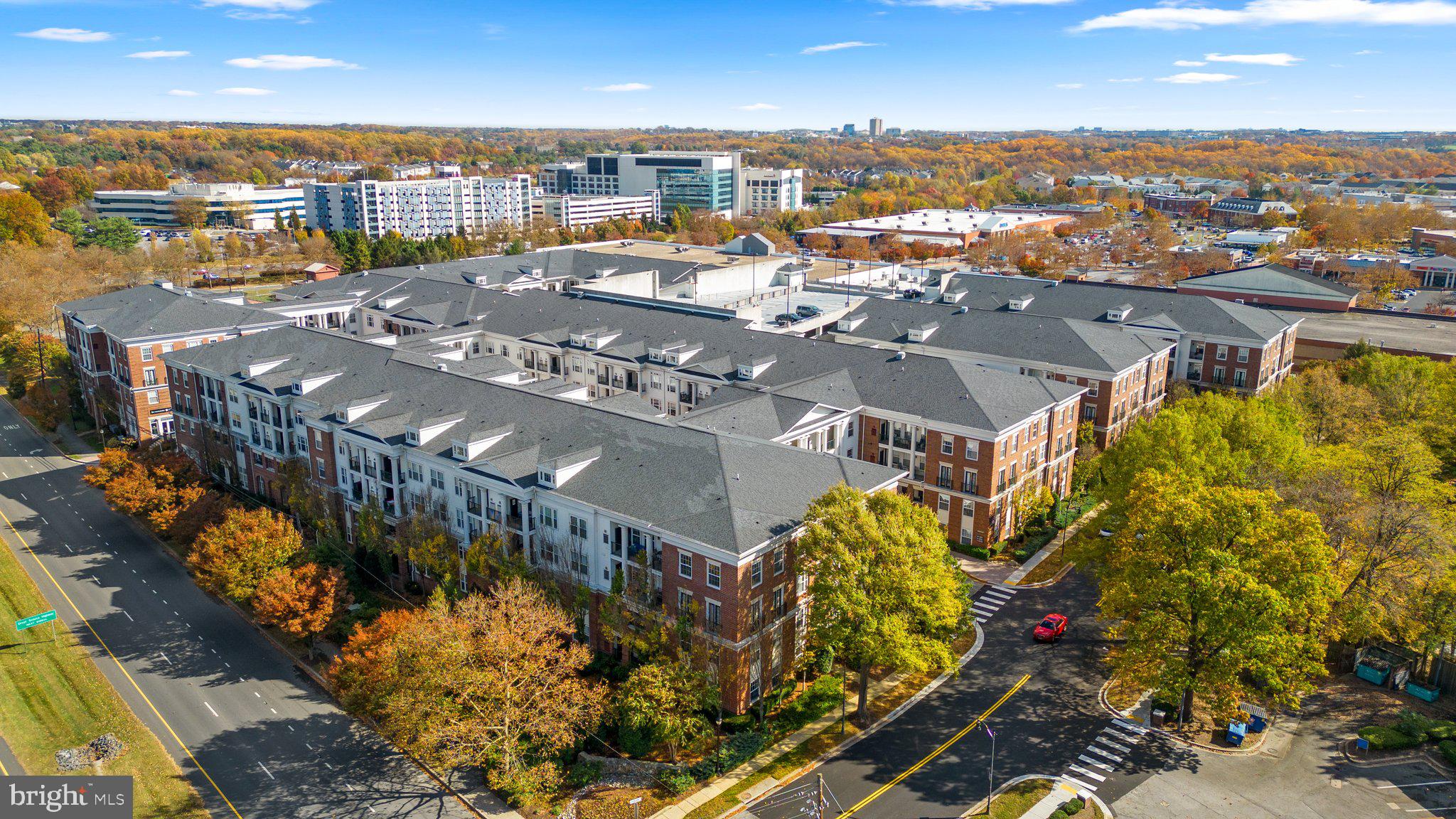 THE COLONNADE AT KENTLANDS - Residential