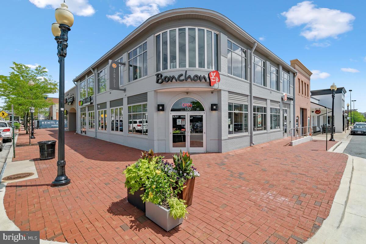 THE COLONNADE AT KENTLANDS - Residential
