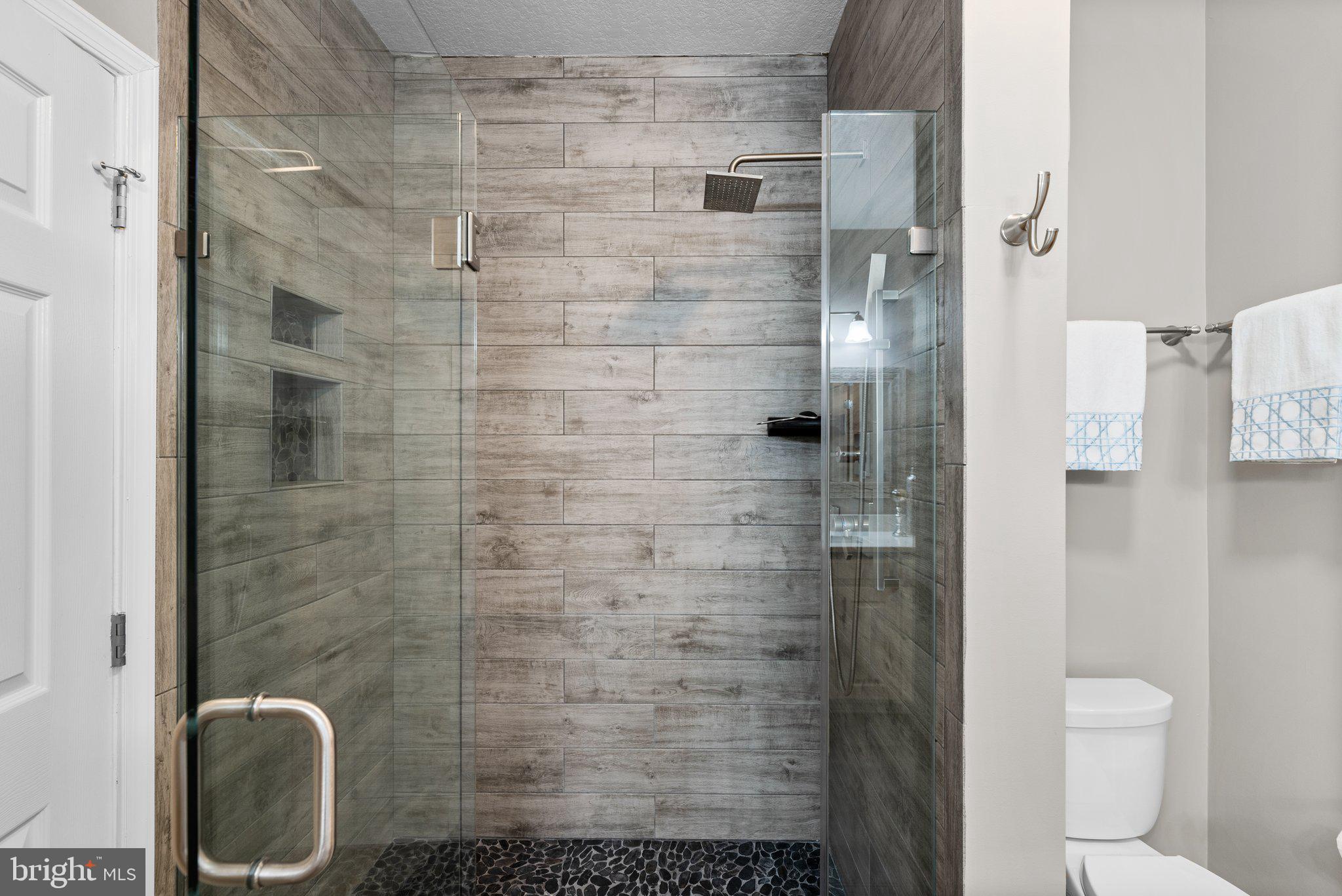 THE COLONNADE AT KENTLANDS - Residential