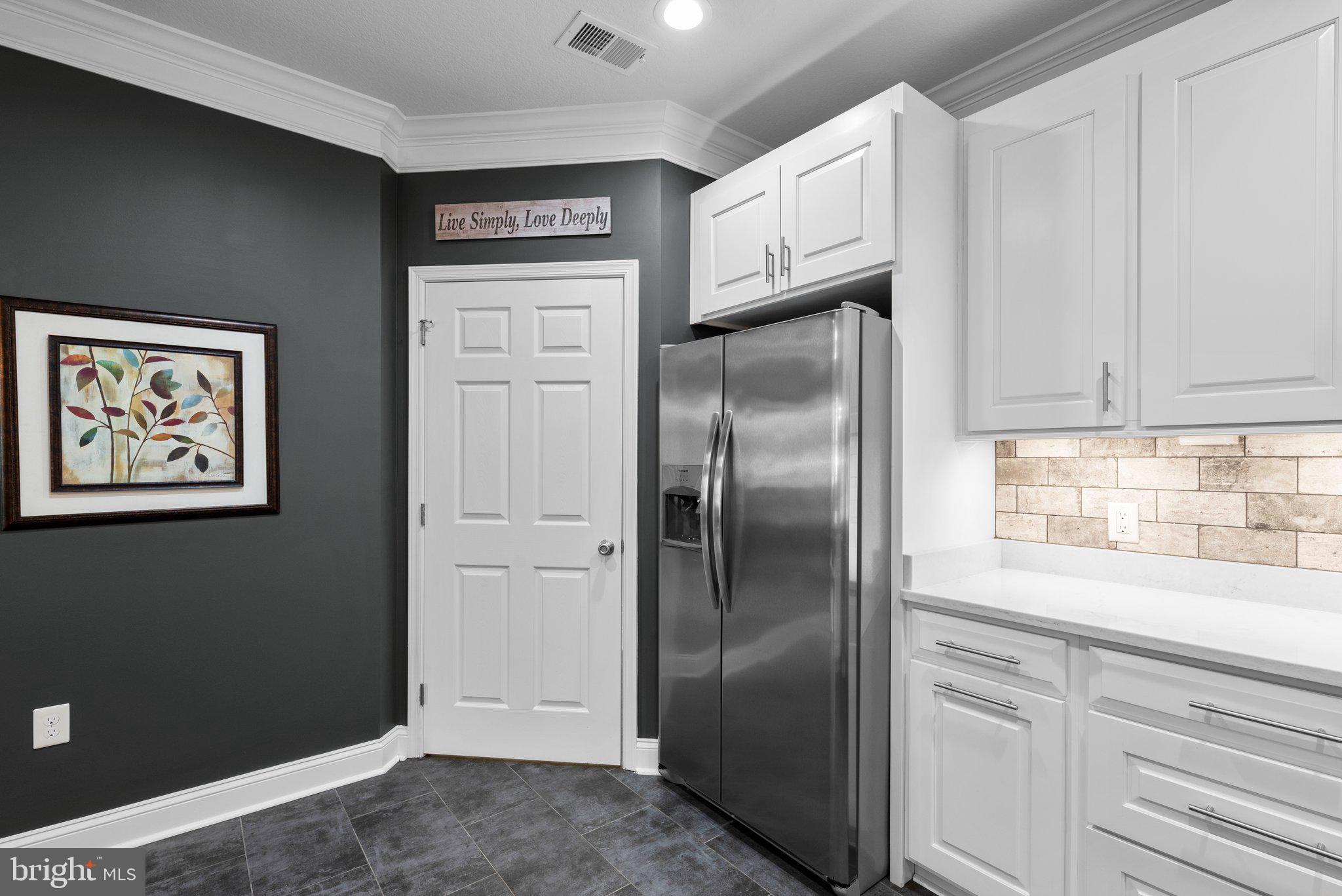 THE COLONNADE AT KENTLANDS - Residential