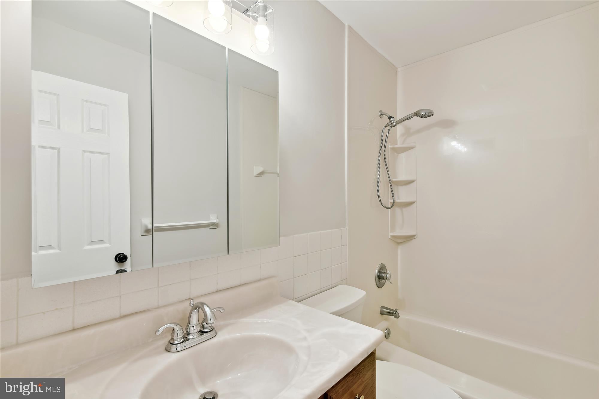 BUCKINGHAM ESTATES - Residential