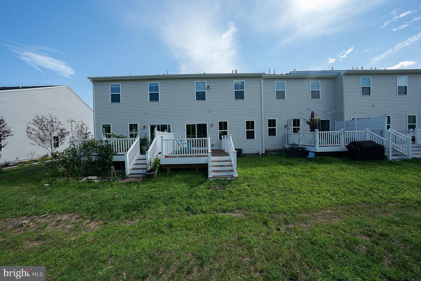 MONTGOMERY SQUARE - Residential Lease