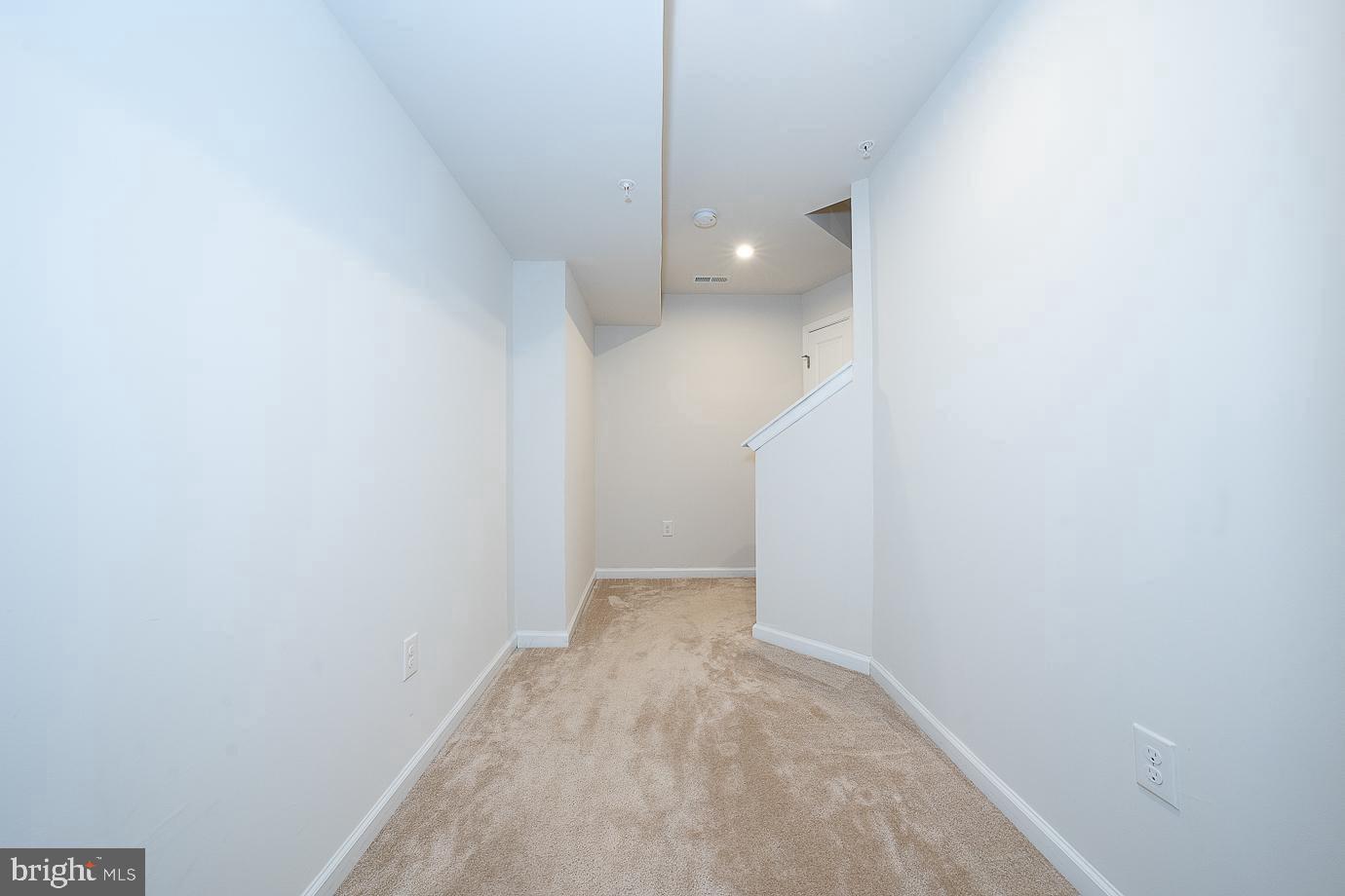 MONTGOMERY SQUARE - Residential Lease