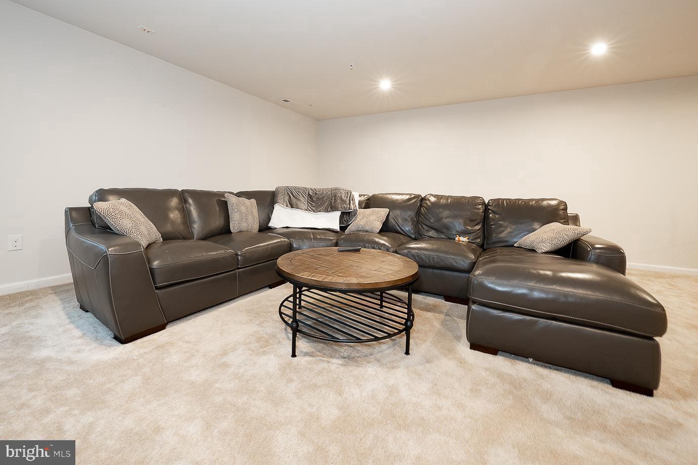 MONTGOMERY SQUARE - Residential Lease