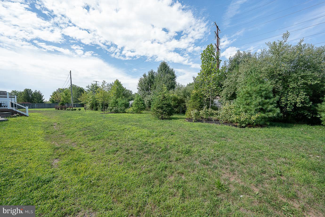 MONTGOMERY SQUARE - Residential Lease