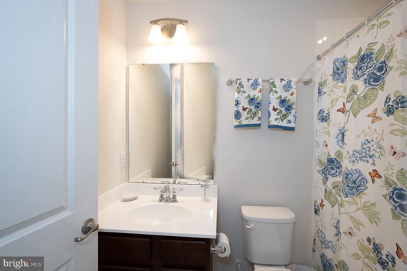 MONTGOMERY SQUARE - Residential Lease