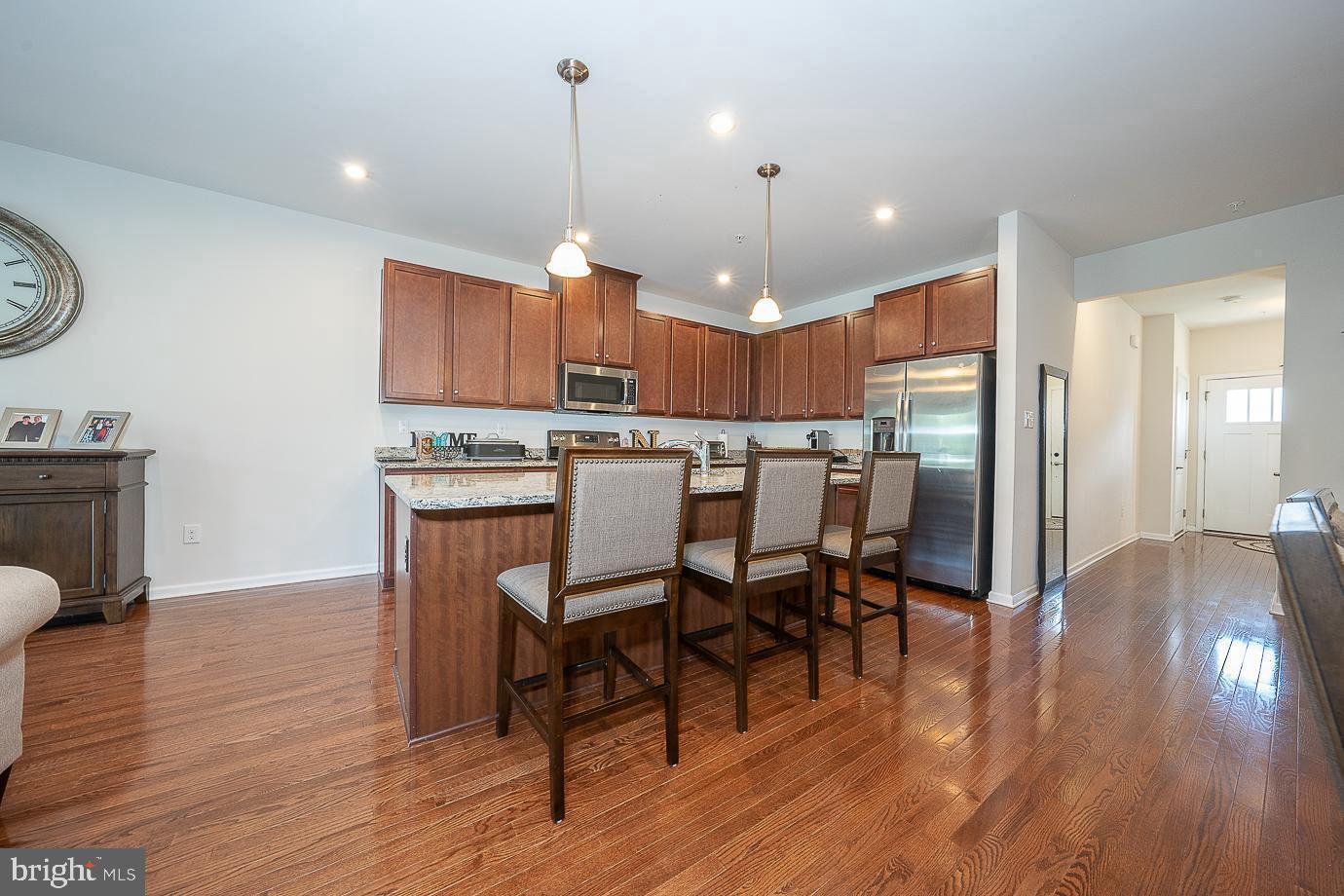 MONTGOMERY SQUARE - Residential Lease