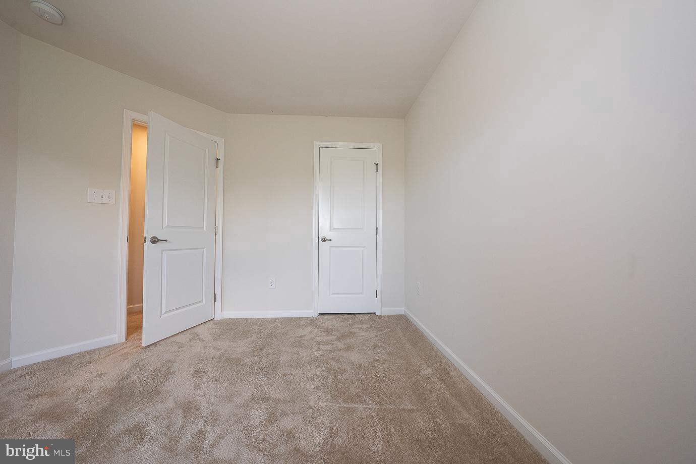 MONTGOMERY SQUARE - Residential Lease