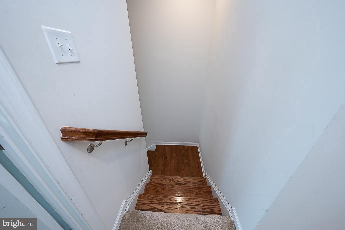 MONTGOMERY SQUARE - Residential Lease