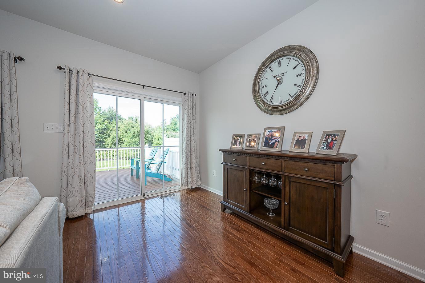 MONTGOMERY SQUARE - Residential Lease