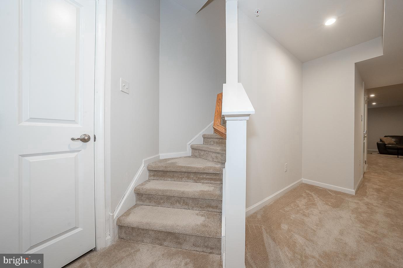 MONTGOMERY SQUARE - Residential Lease