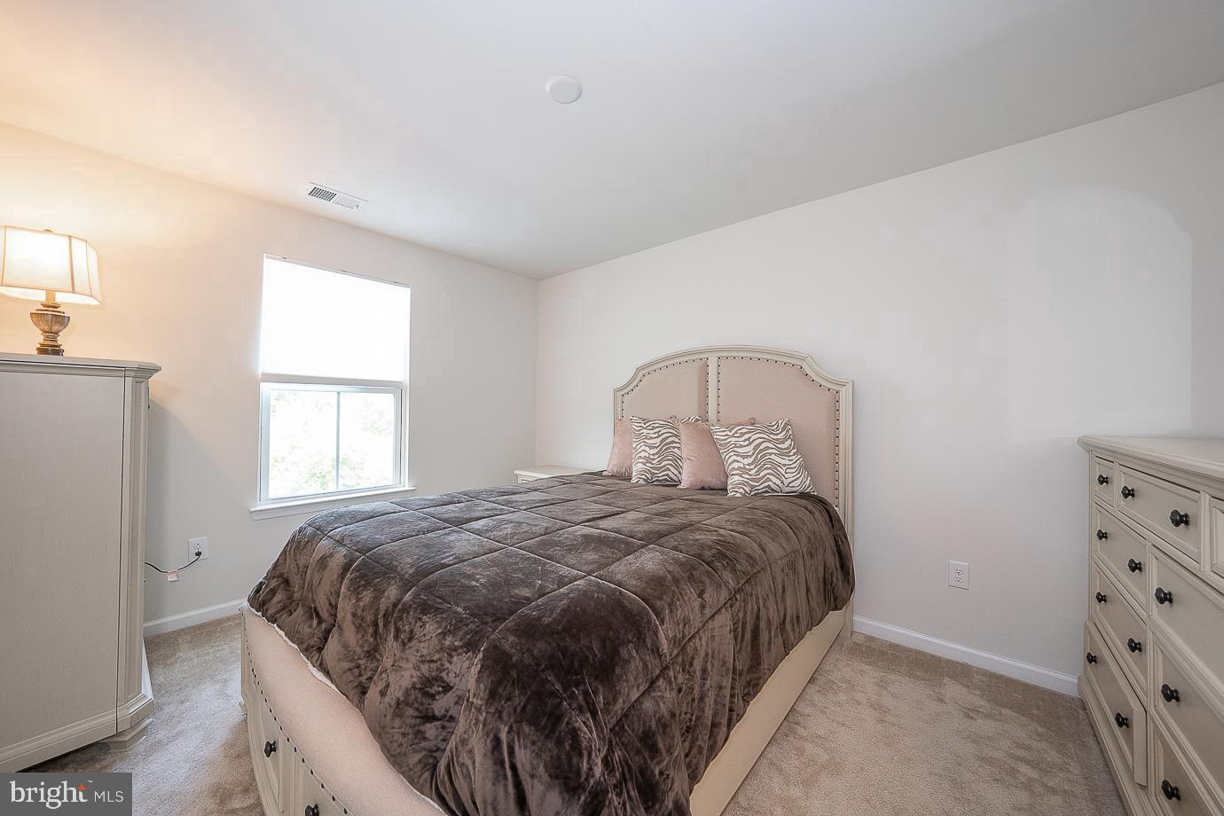 MONTGOMERY SQUARE - Residential Lease