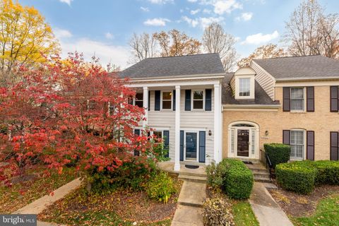 Photo of 12204 Tildenwood Drive, ROCKVILLE, MD 20852 (MLS # MDMC2207606)