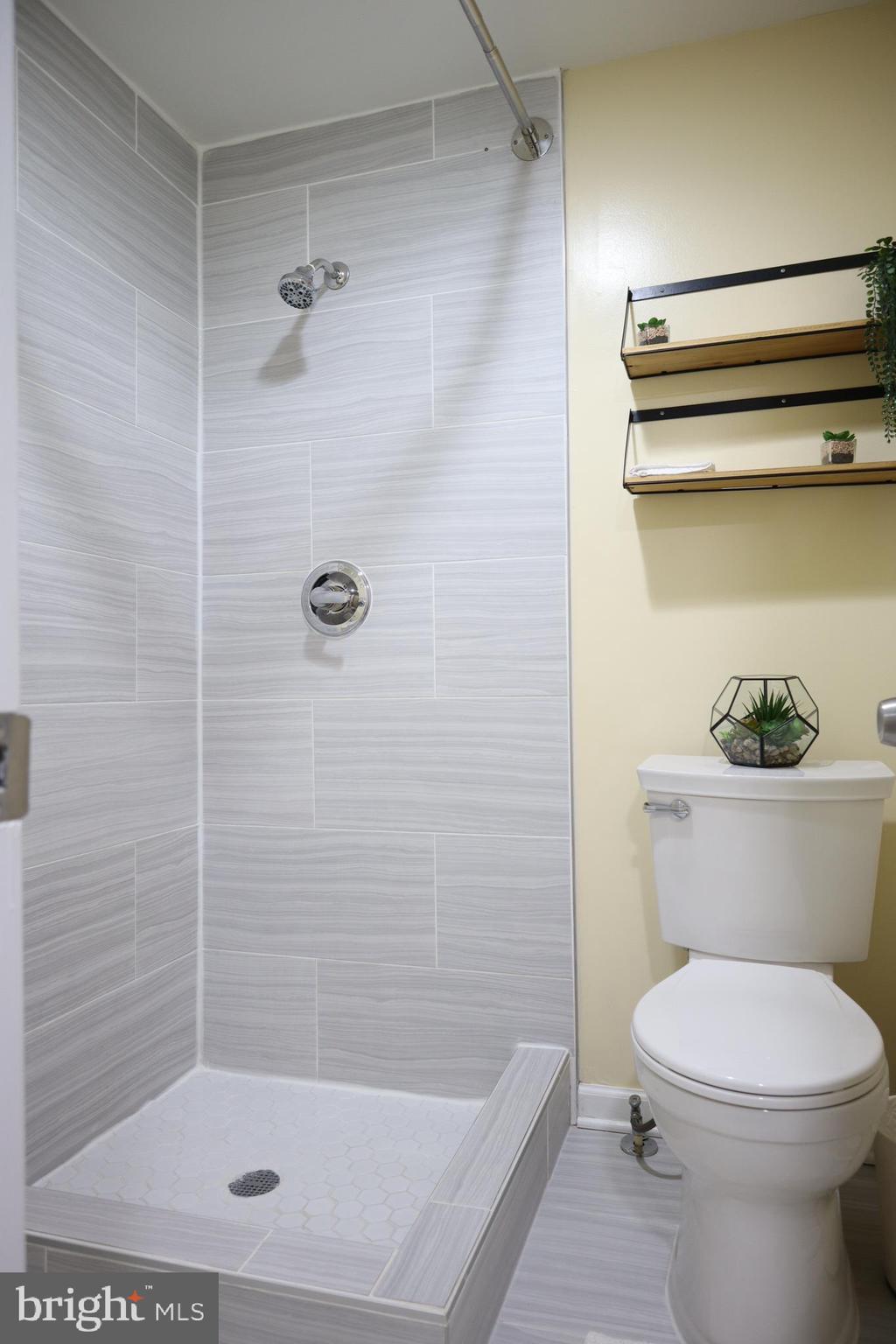 TANTALLON ON THE POTOMAC - Residential