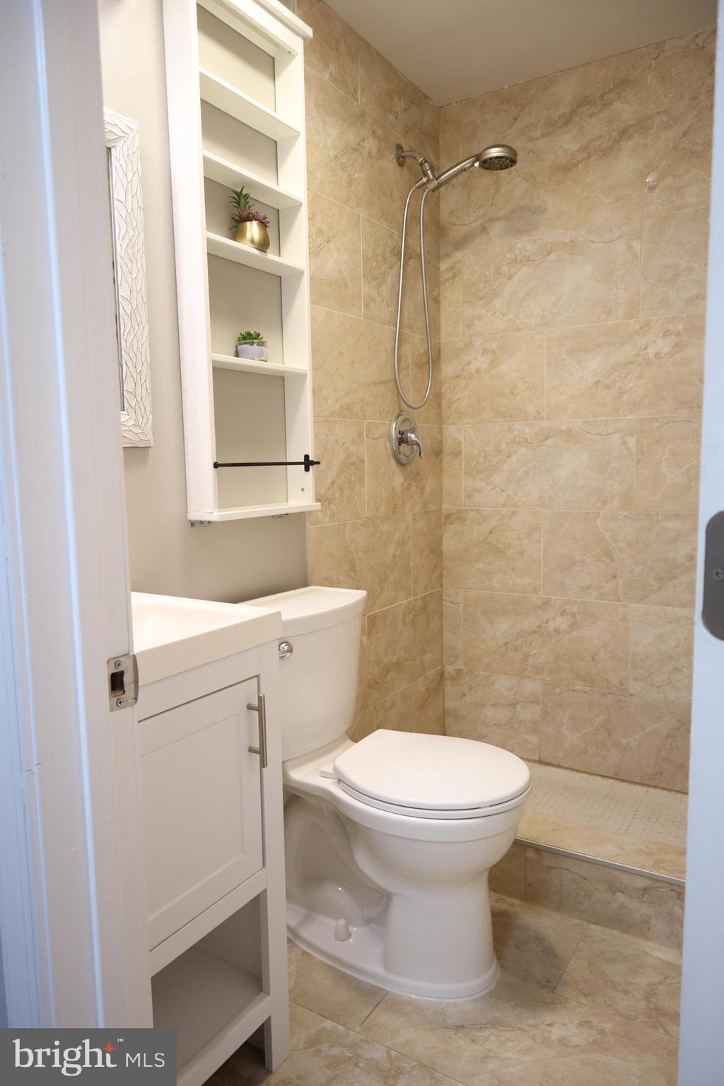 TANTALLON ON THE POTOMAC - Residential