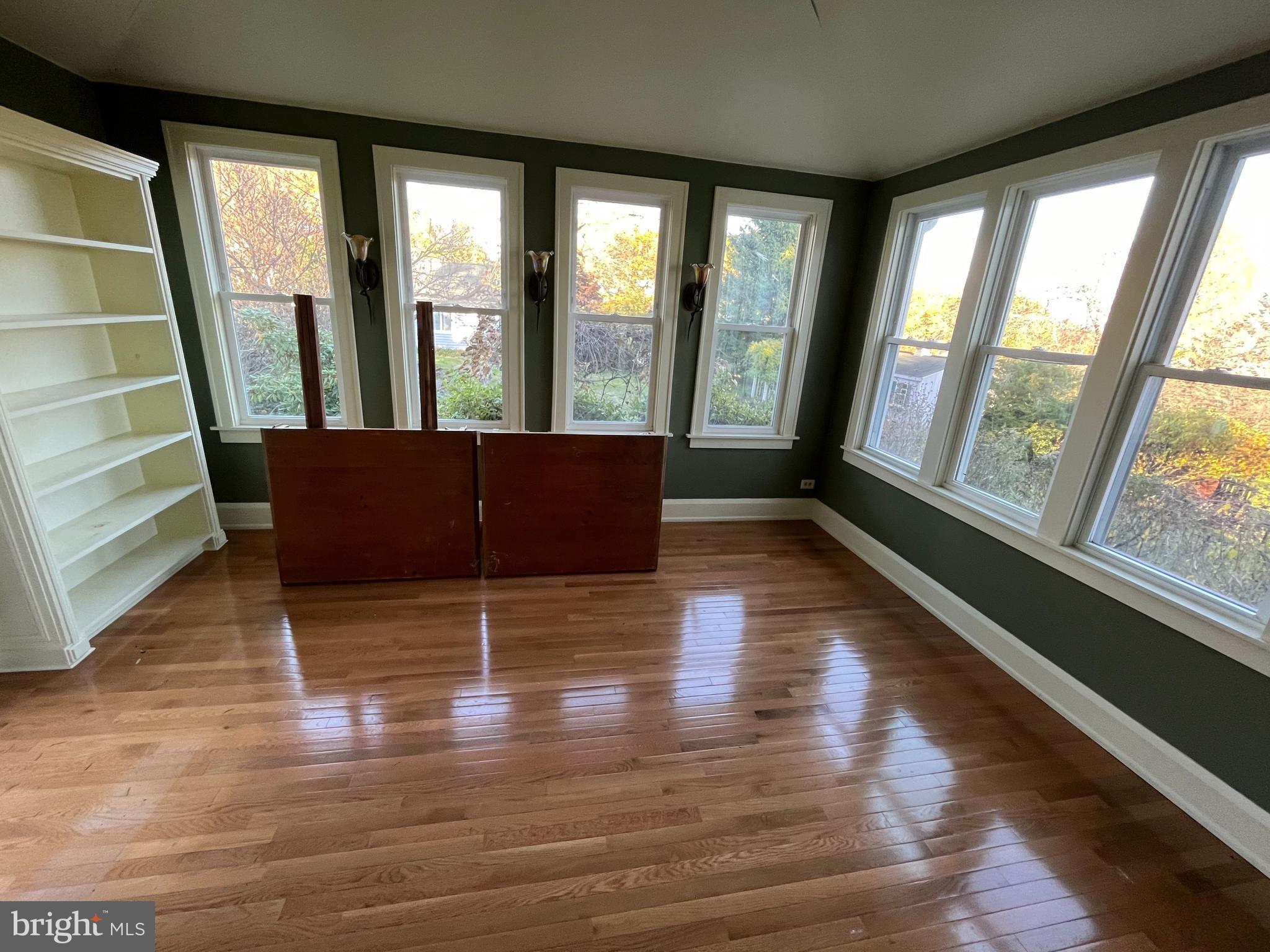 WEST SIDE - Residential