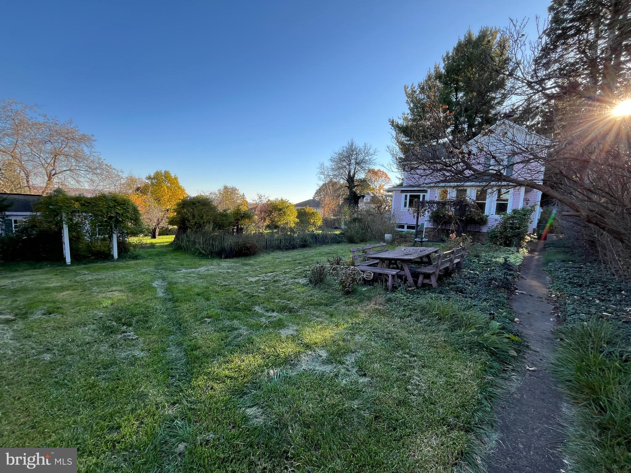 WEST SIDE - Residential