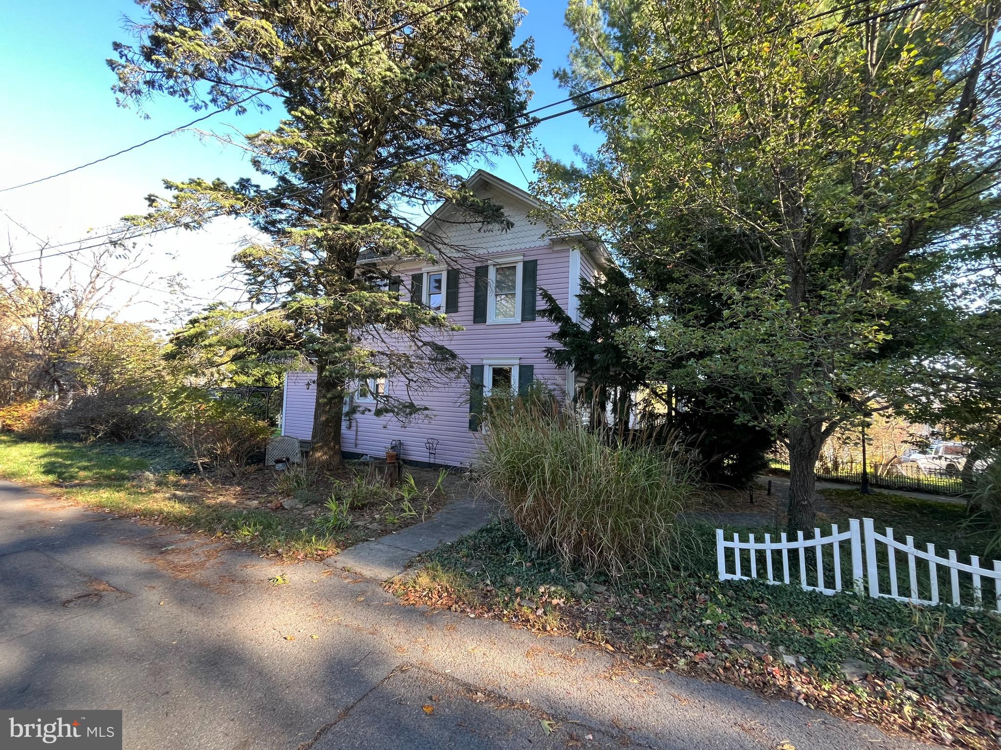 WEST SIDE - Residential