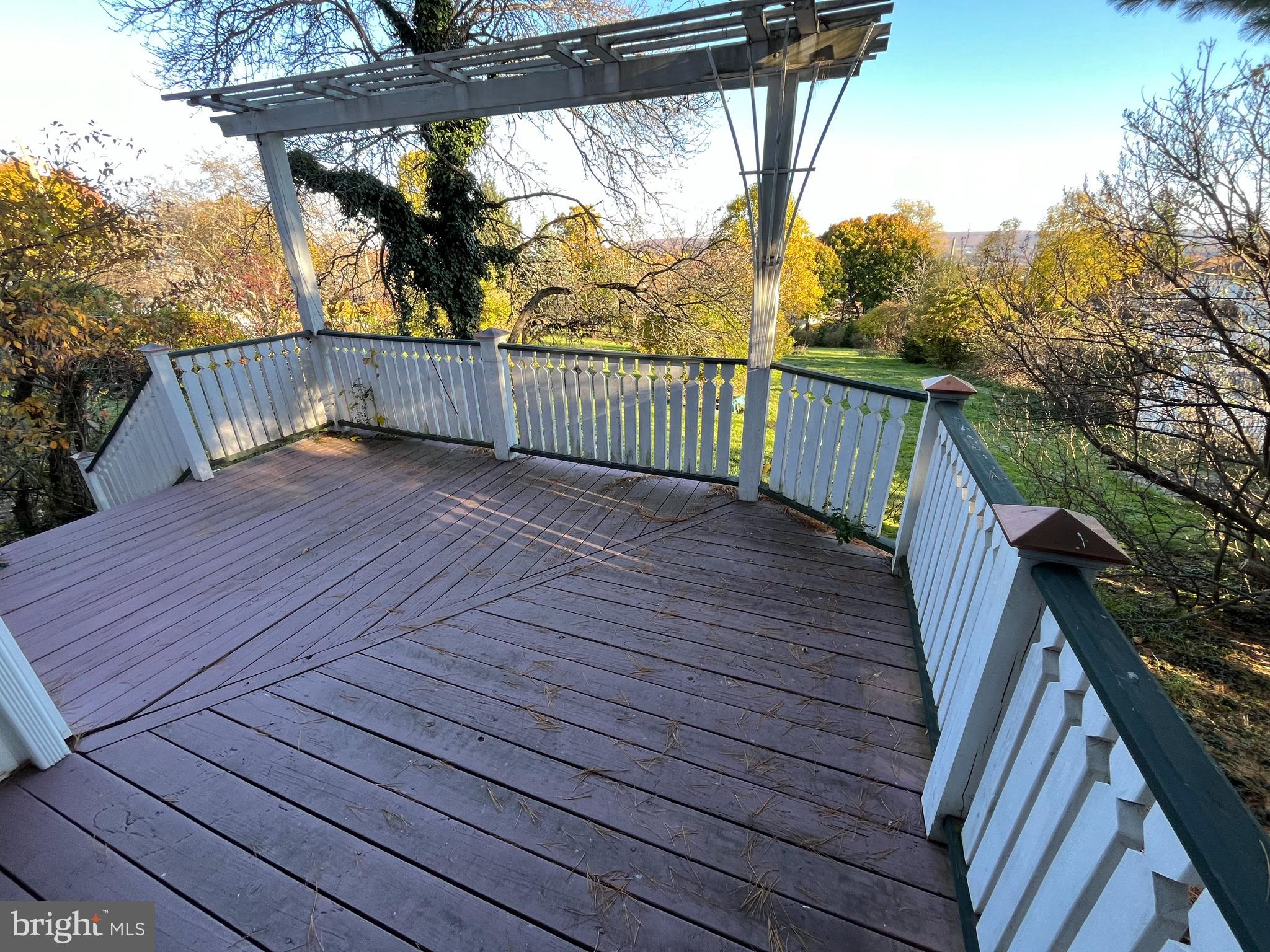 WEST SIDE - Residential