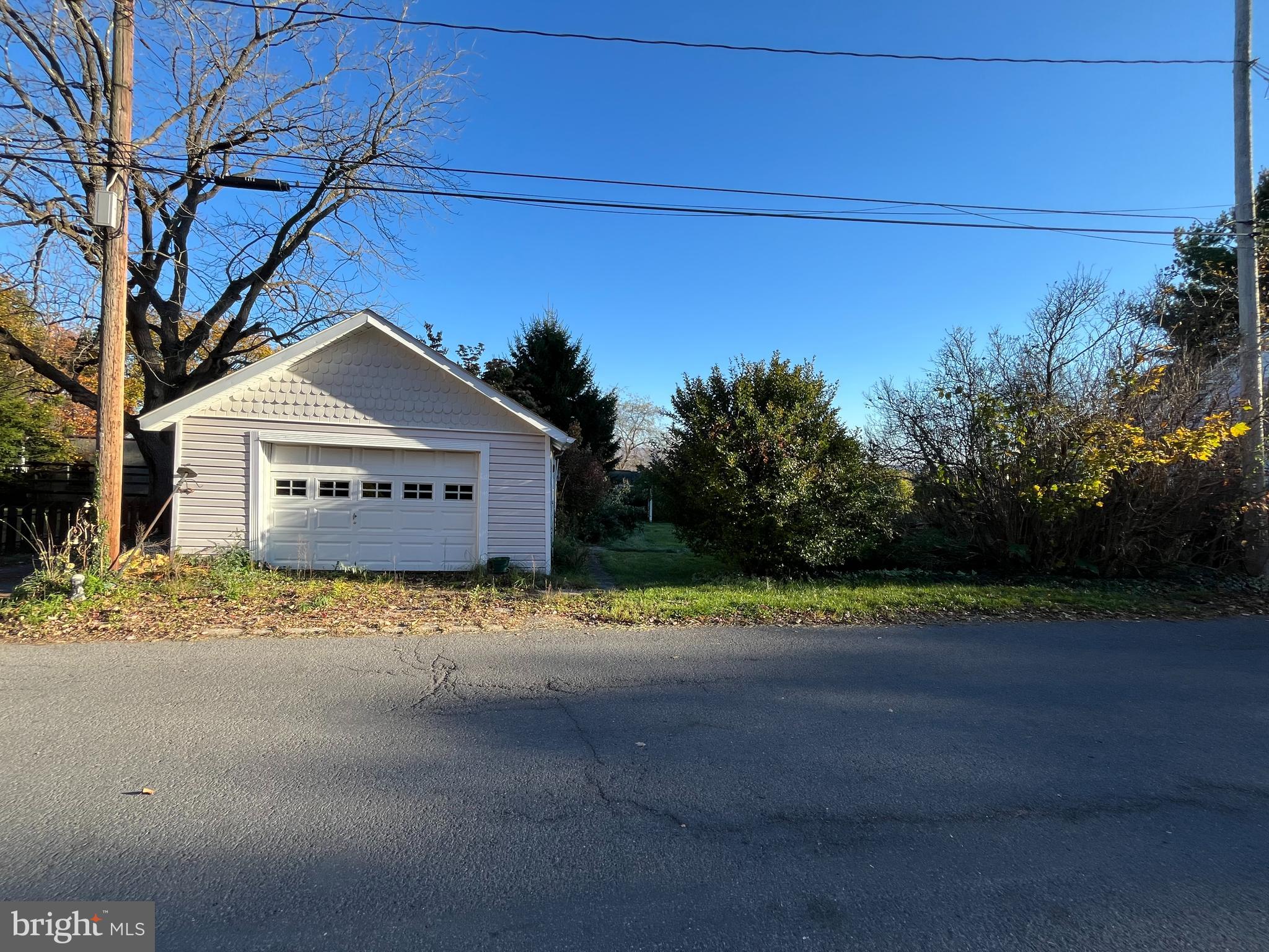 WEST SIDE - Residential