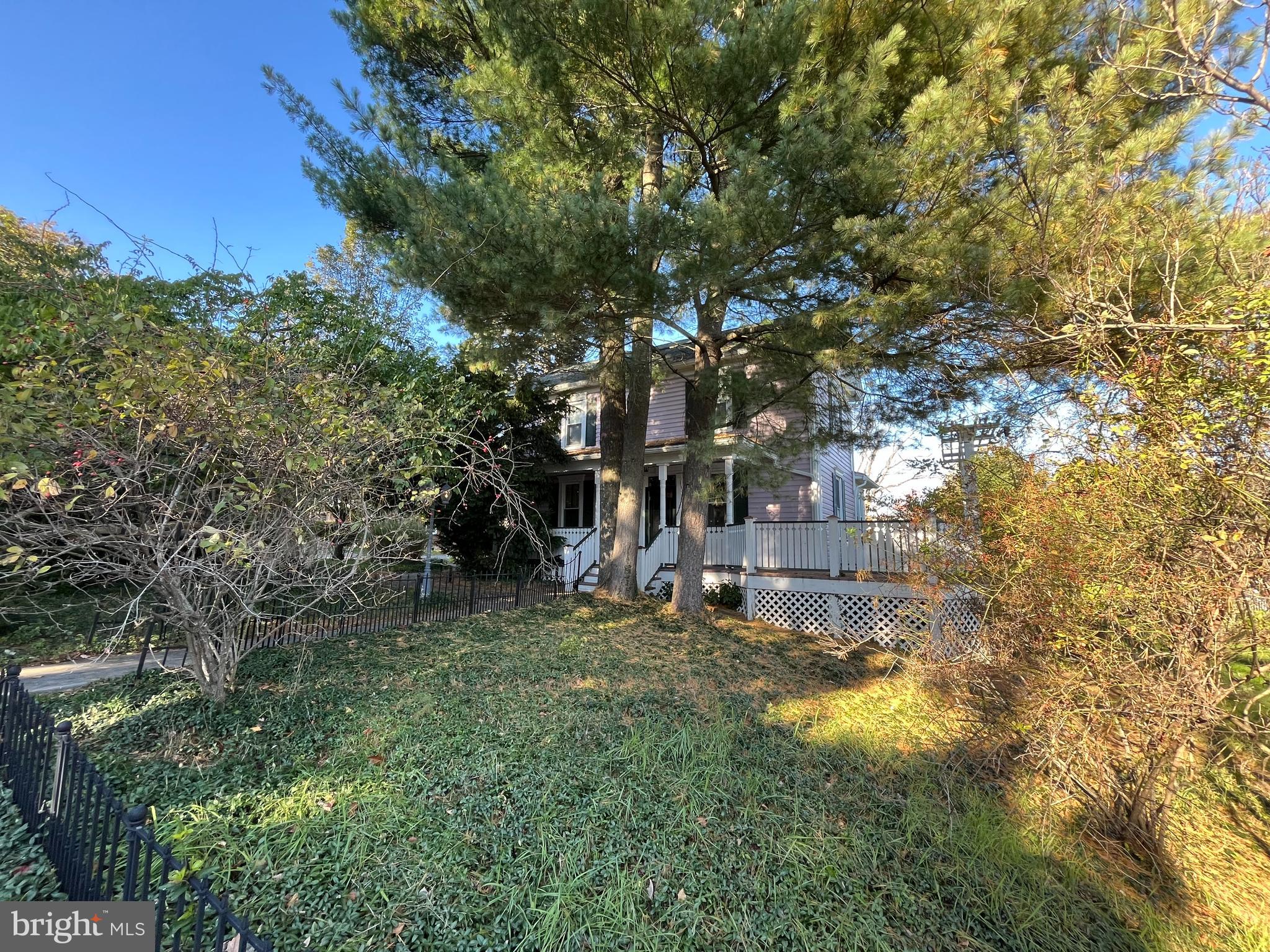 WEST SIDE - Residential