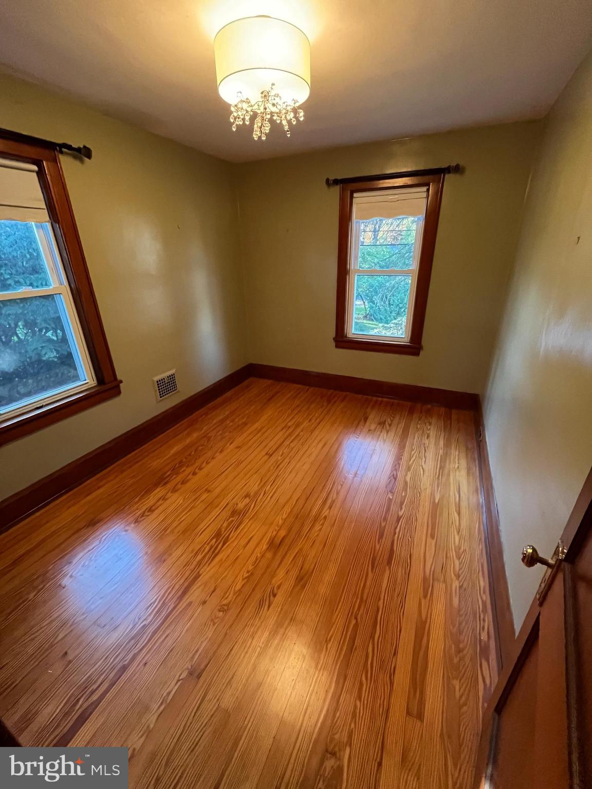 WEST SIDE - Residential