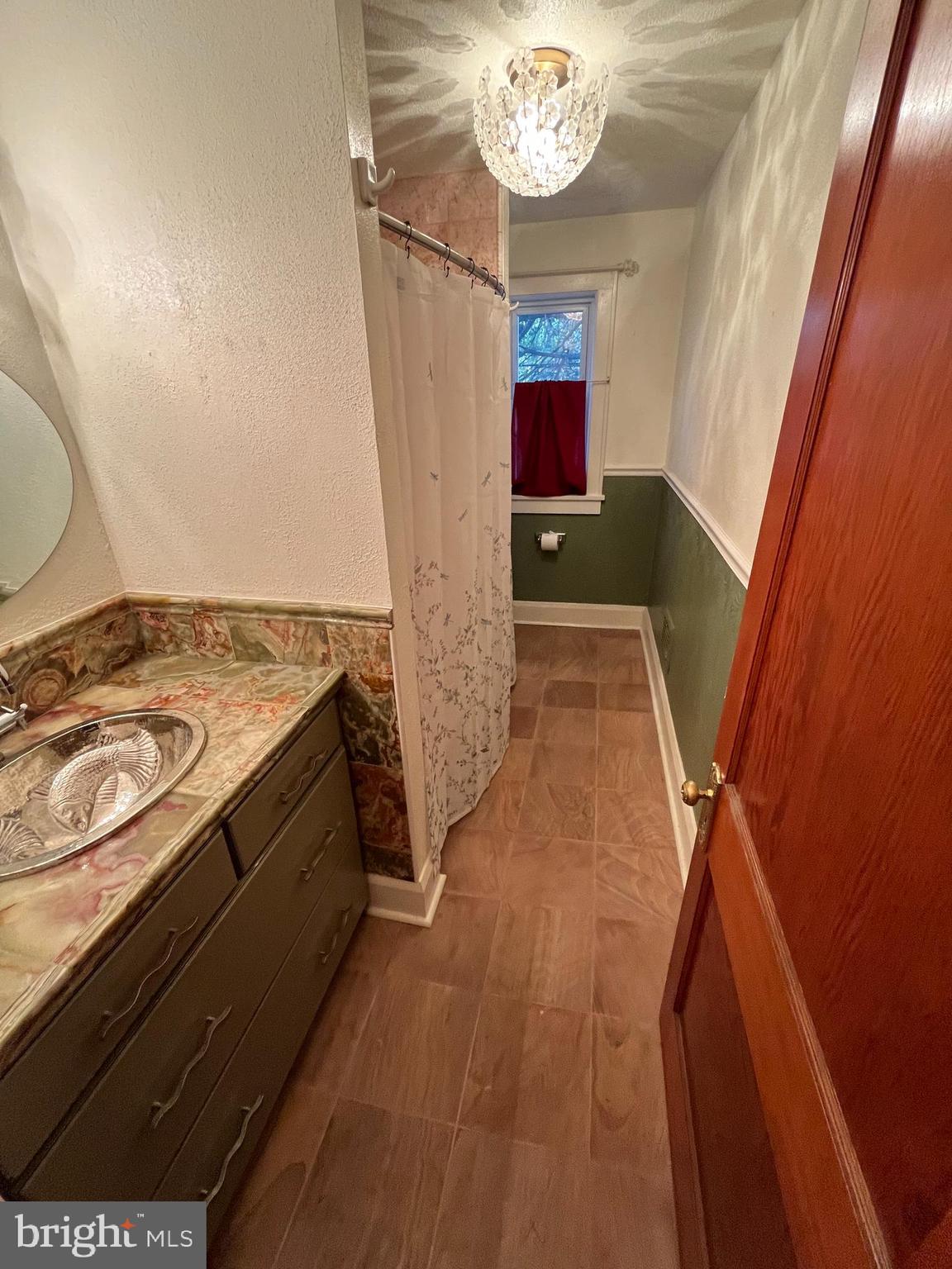 WEST SIDE - Residential