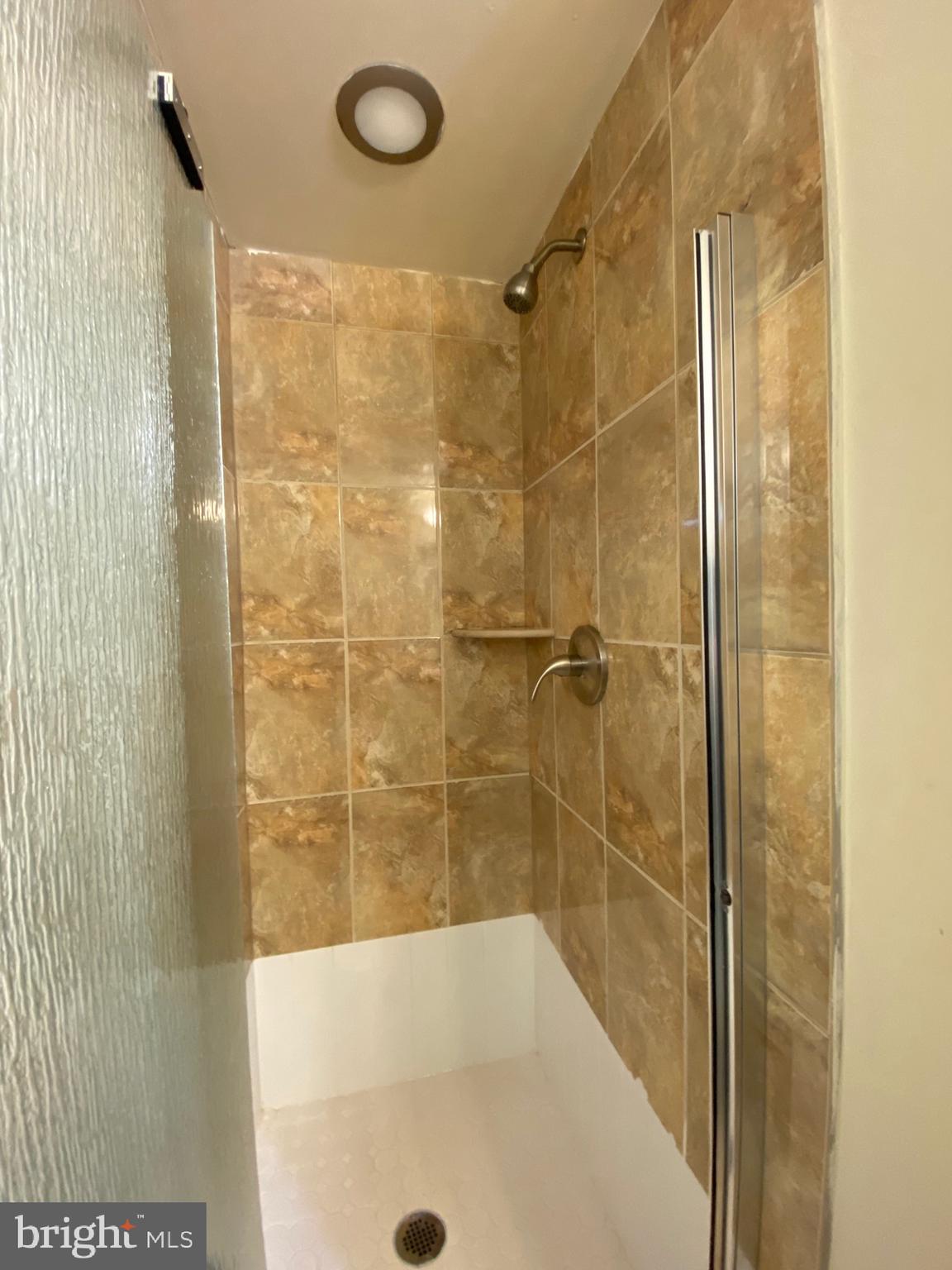 FAIRMOUNT - Residential Lease