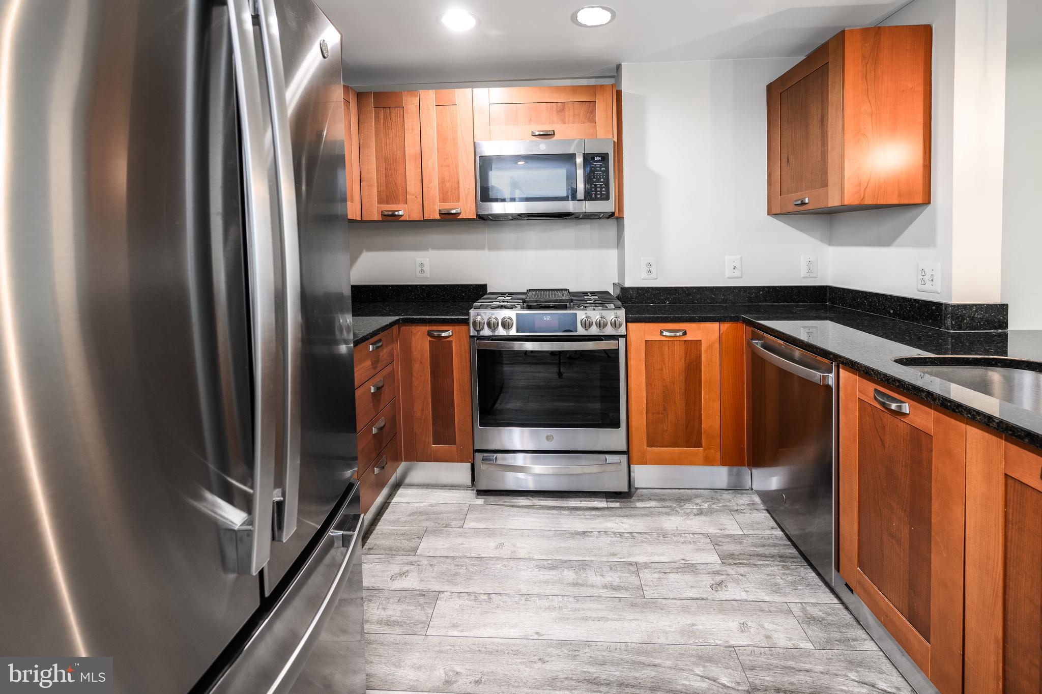 2451 MIDTOWN AVENUE 707