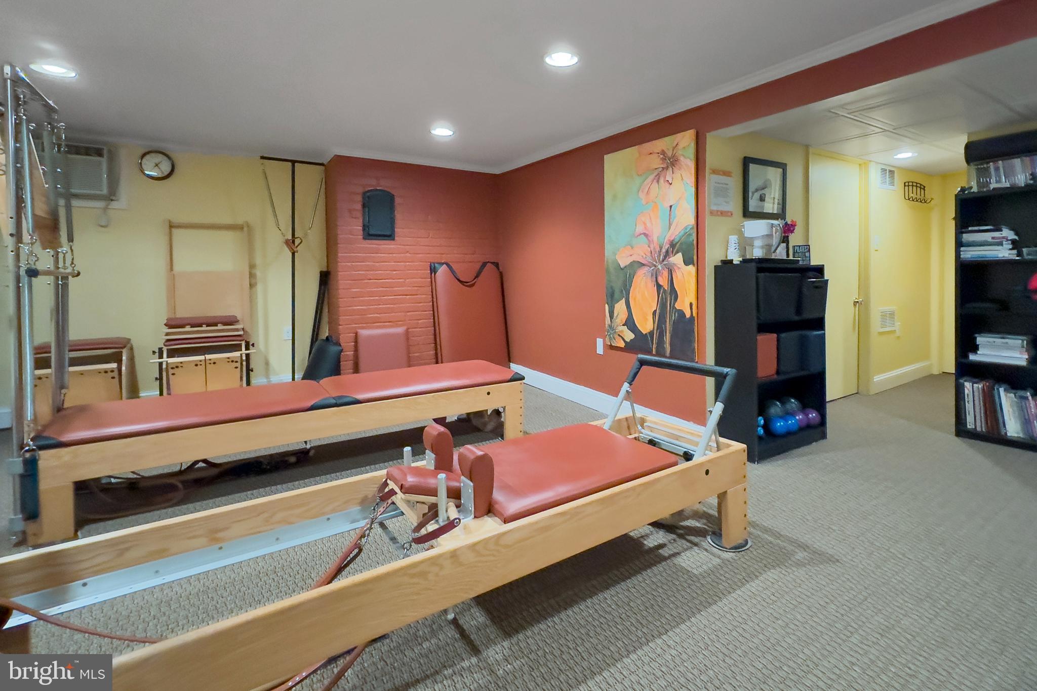 MURRAY HILL - Residential