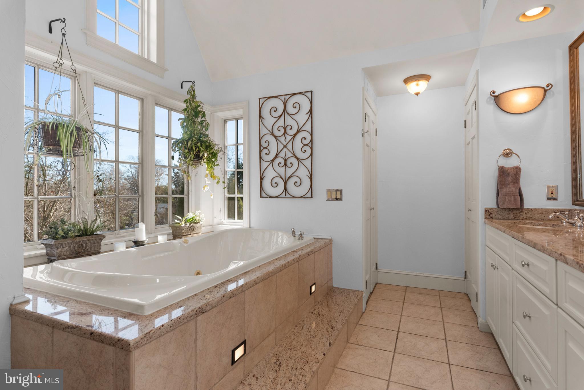 MURRAY HILL - Residential