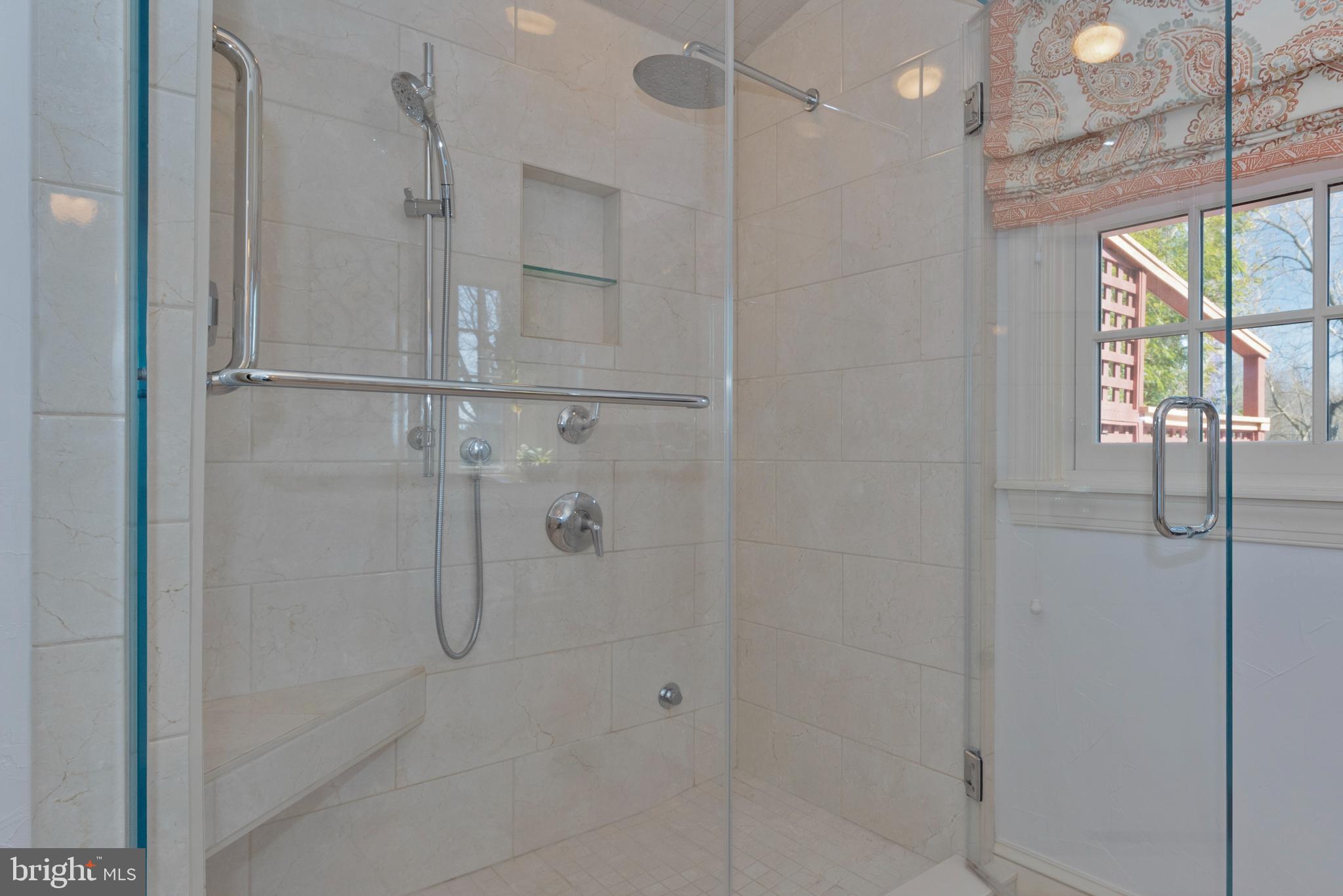 MURRAY HILL - Residential