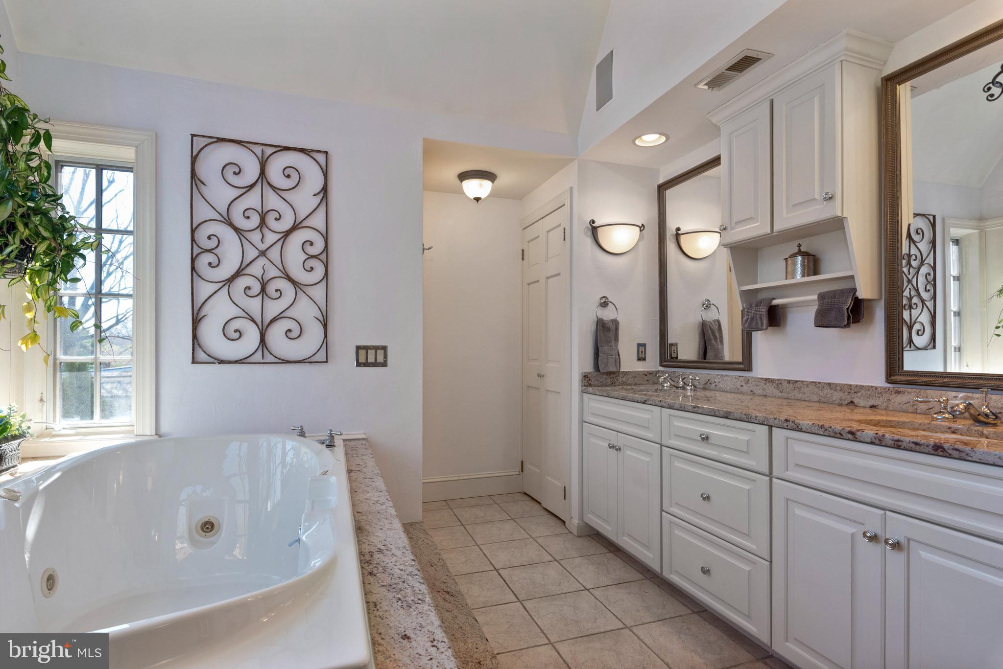 MURRAY HILL - Residential