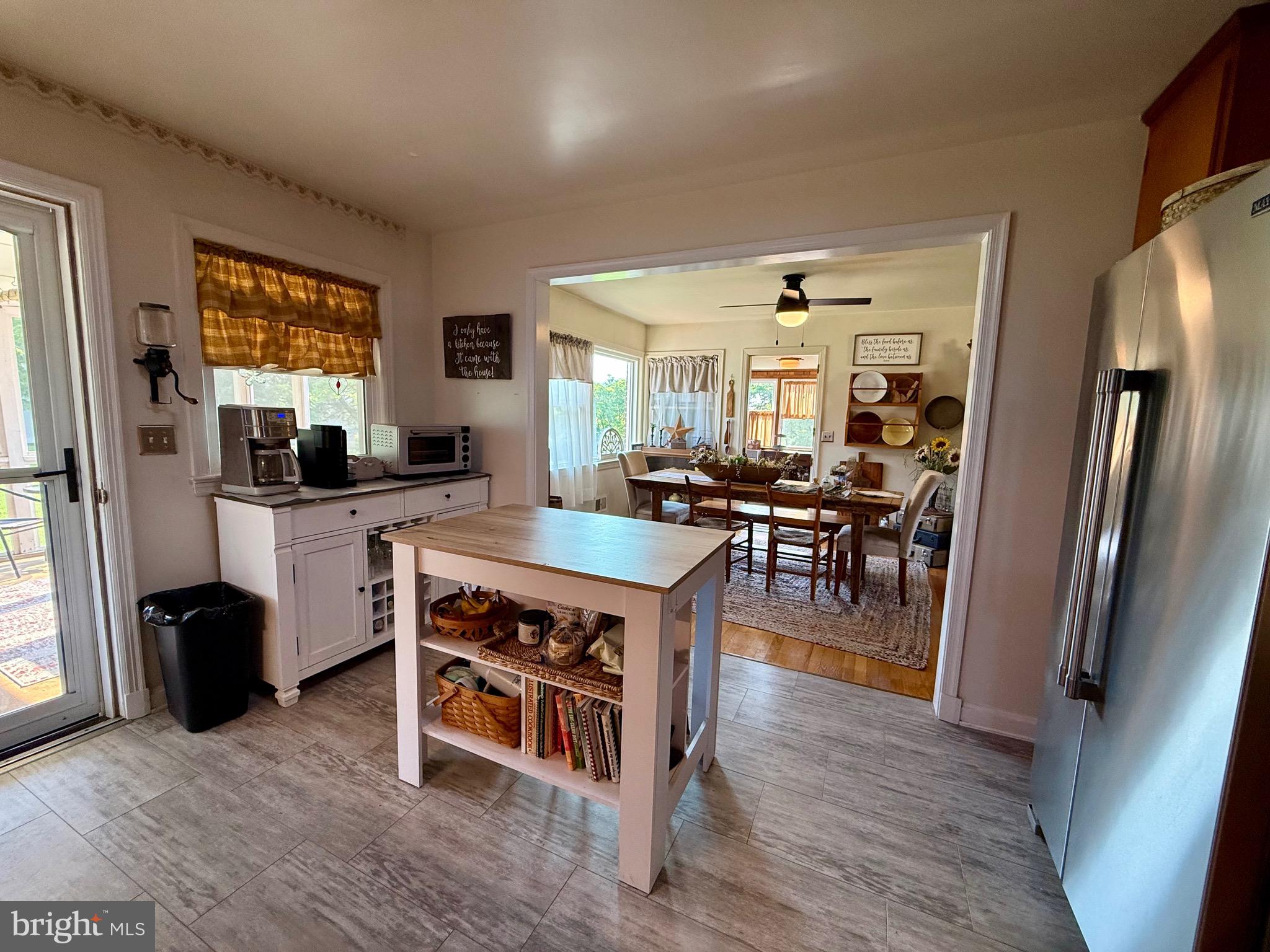 11281 CRESTVIEW DRIVE
