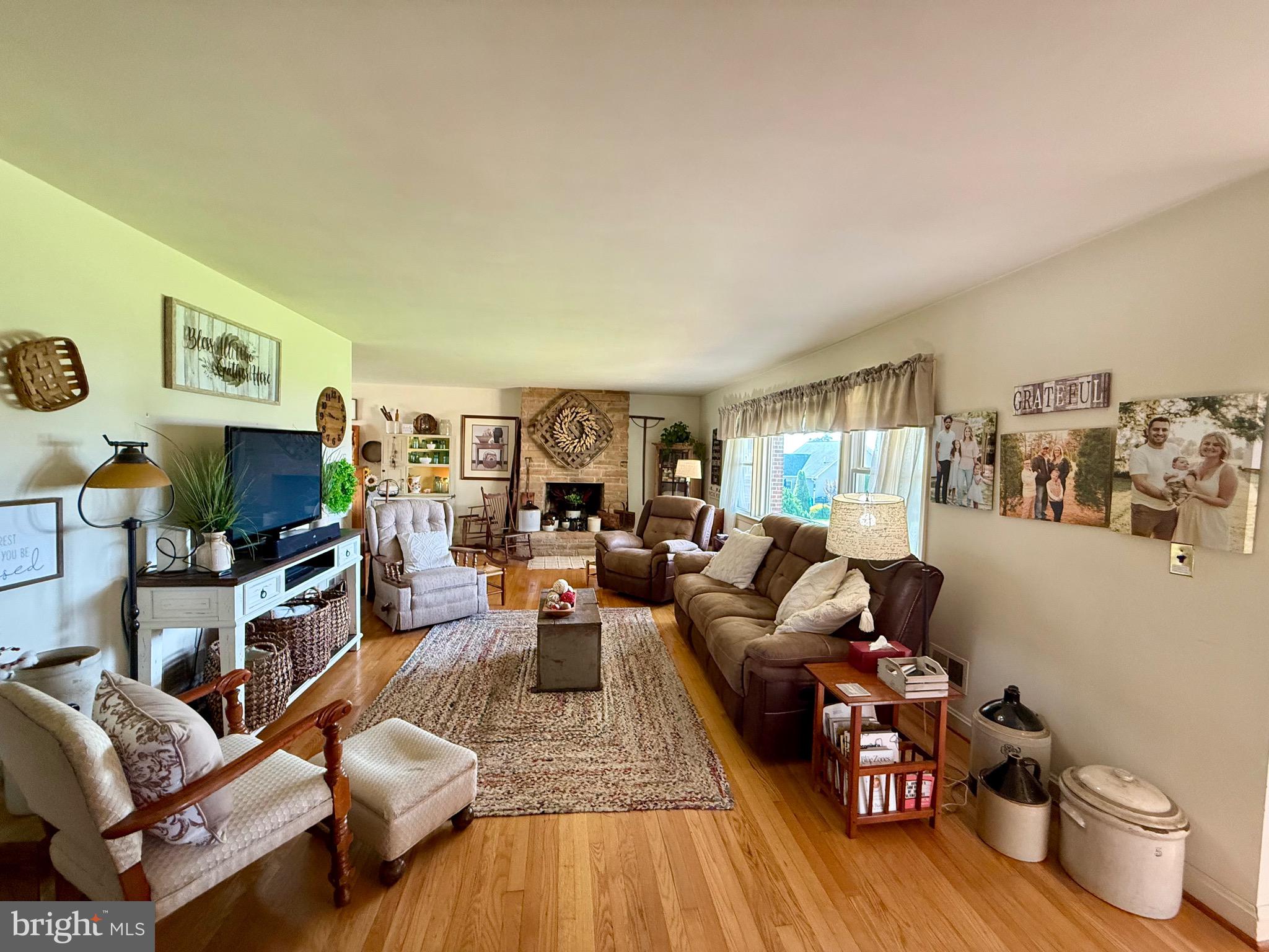 11281 CRESTVIEW DRIVE