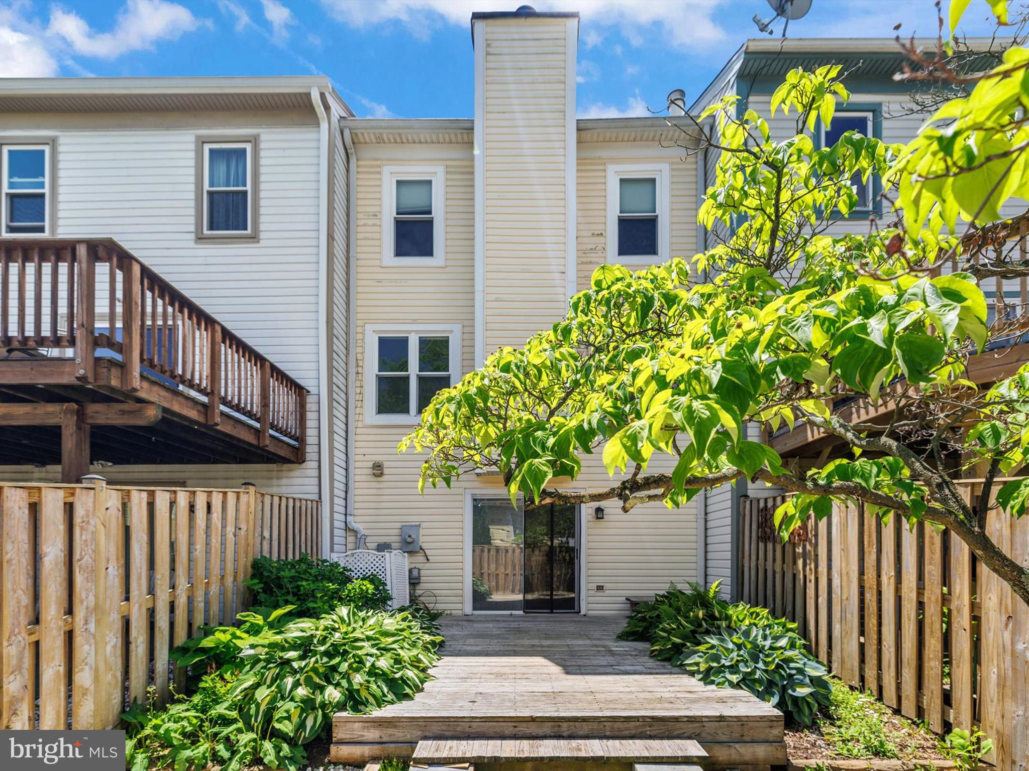 COLLEGE VIEW - Residential Lease