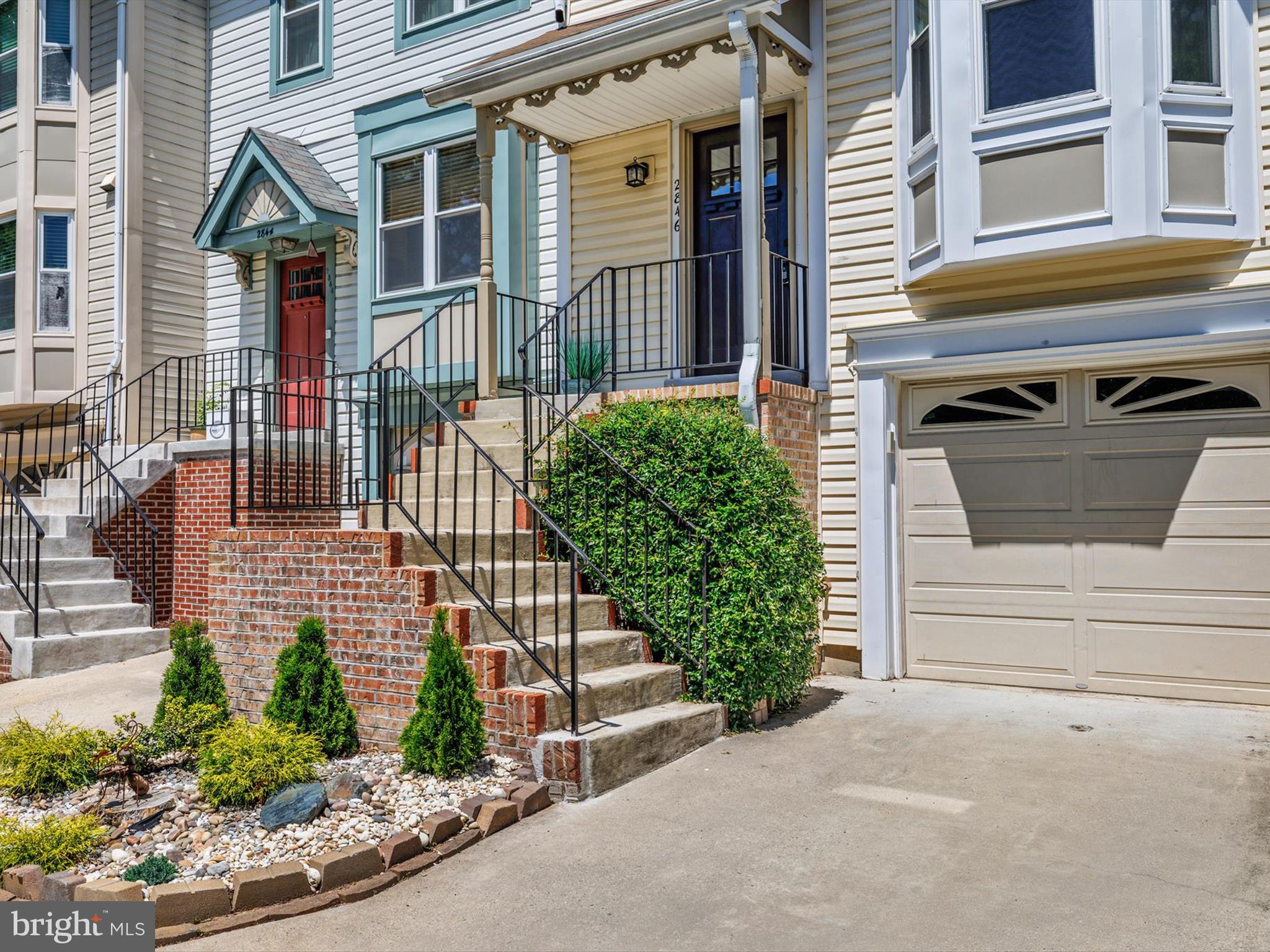 COLLEGE VIEW - Residential Lease