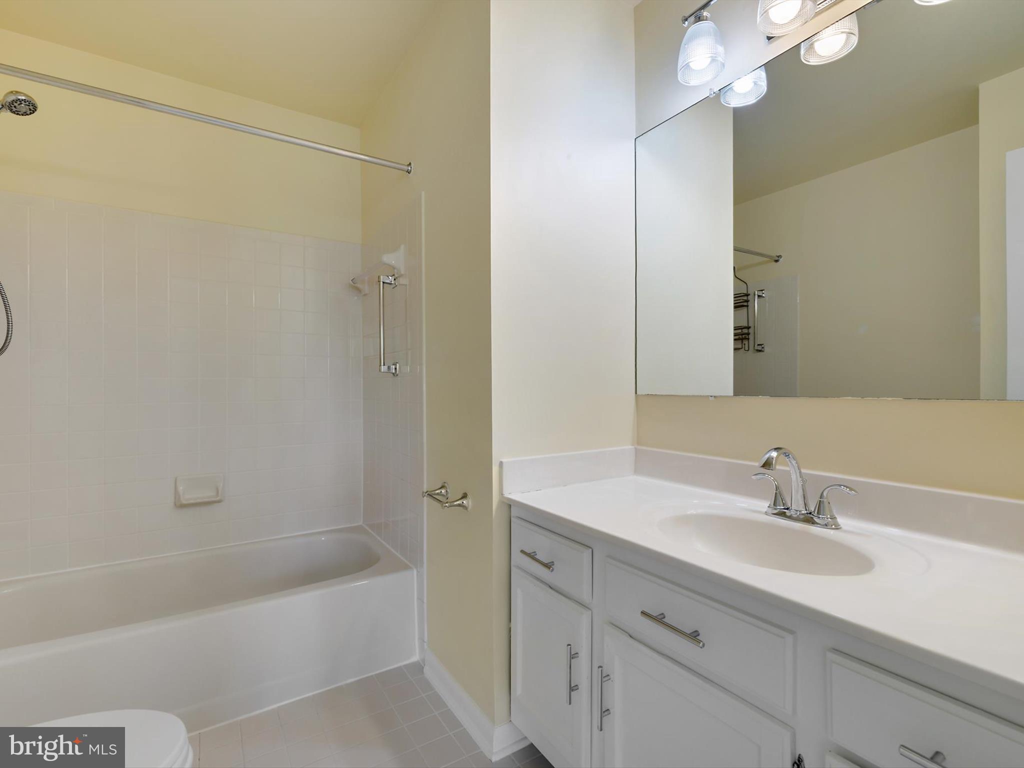 COLLEGE VIEW - Residential Lease