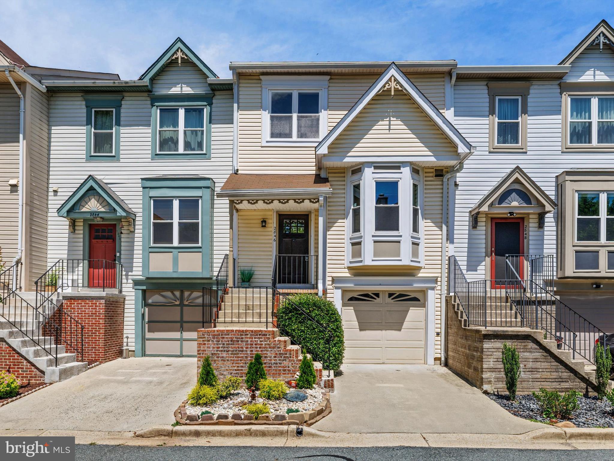 COLLEGE VIEW - Residential Lease