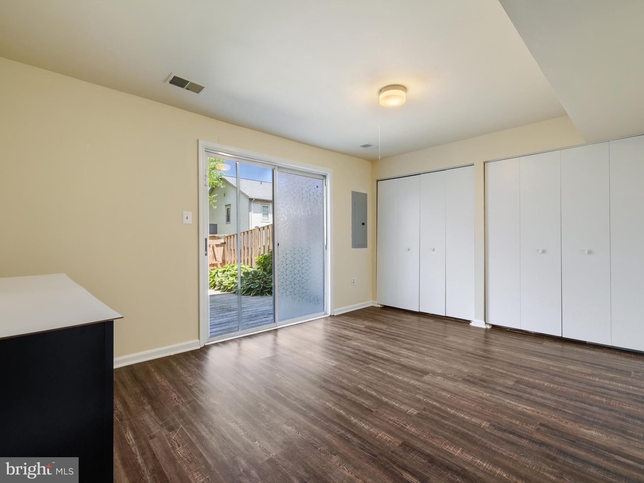 COLLEGE VIEW - Residential Lease