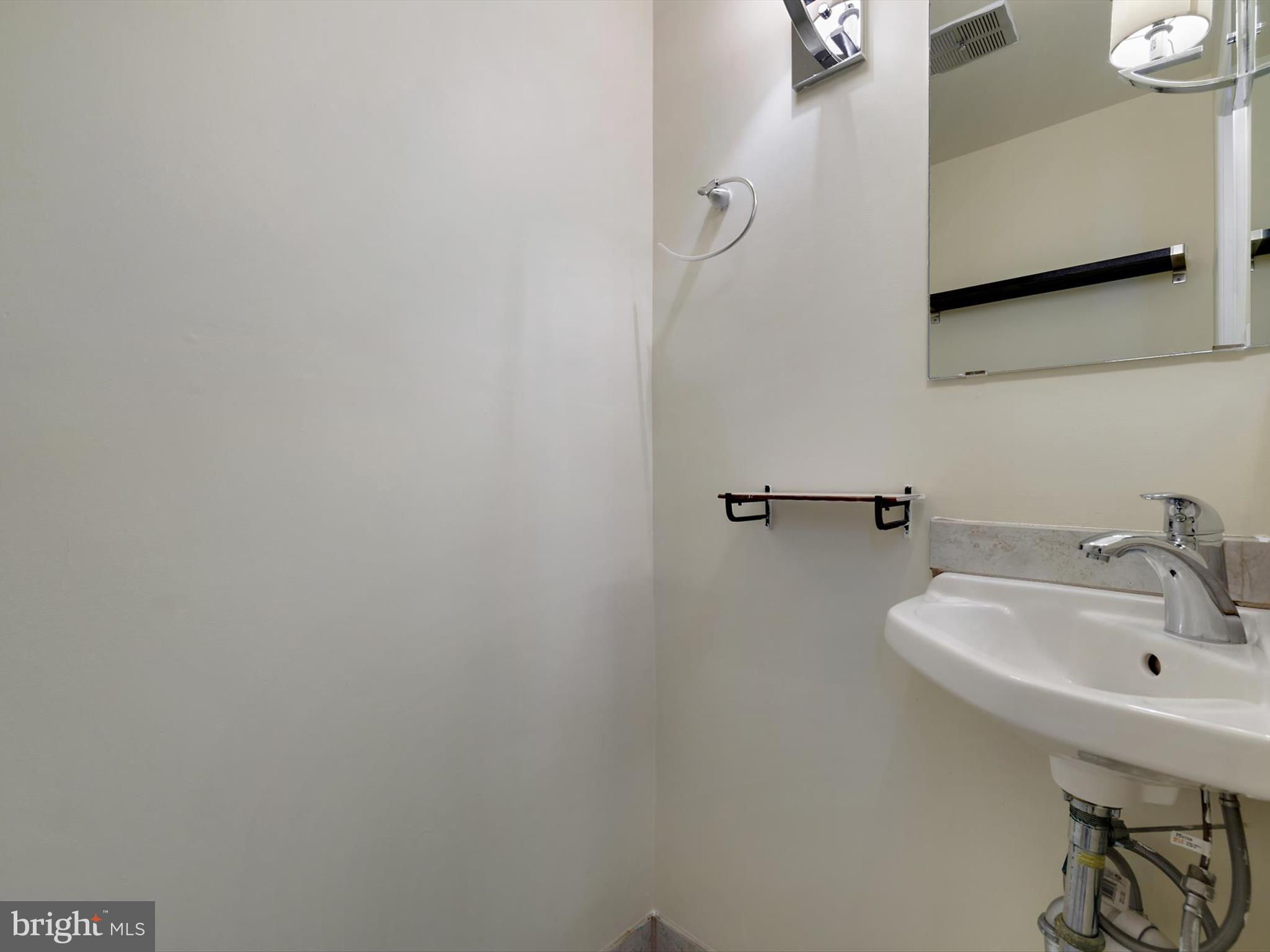 COLLEGE VIEW - Residential Lease